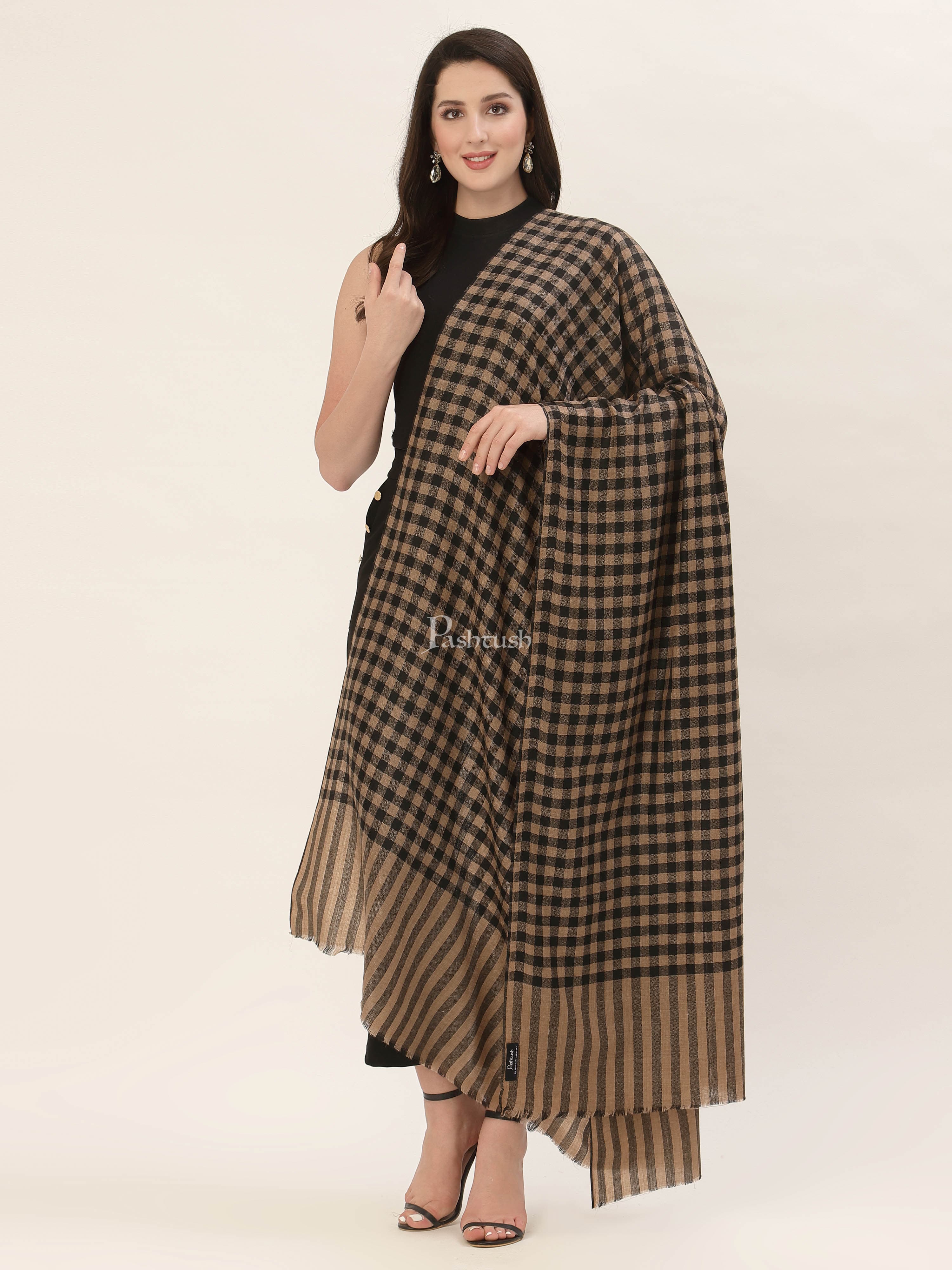 Pashtush Womens Checkered Shawl, In Extra Soft Fine Wool, Large Size - Image 4