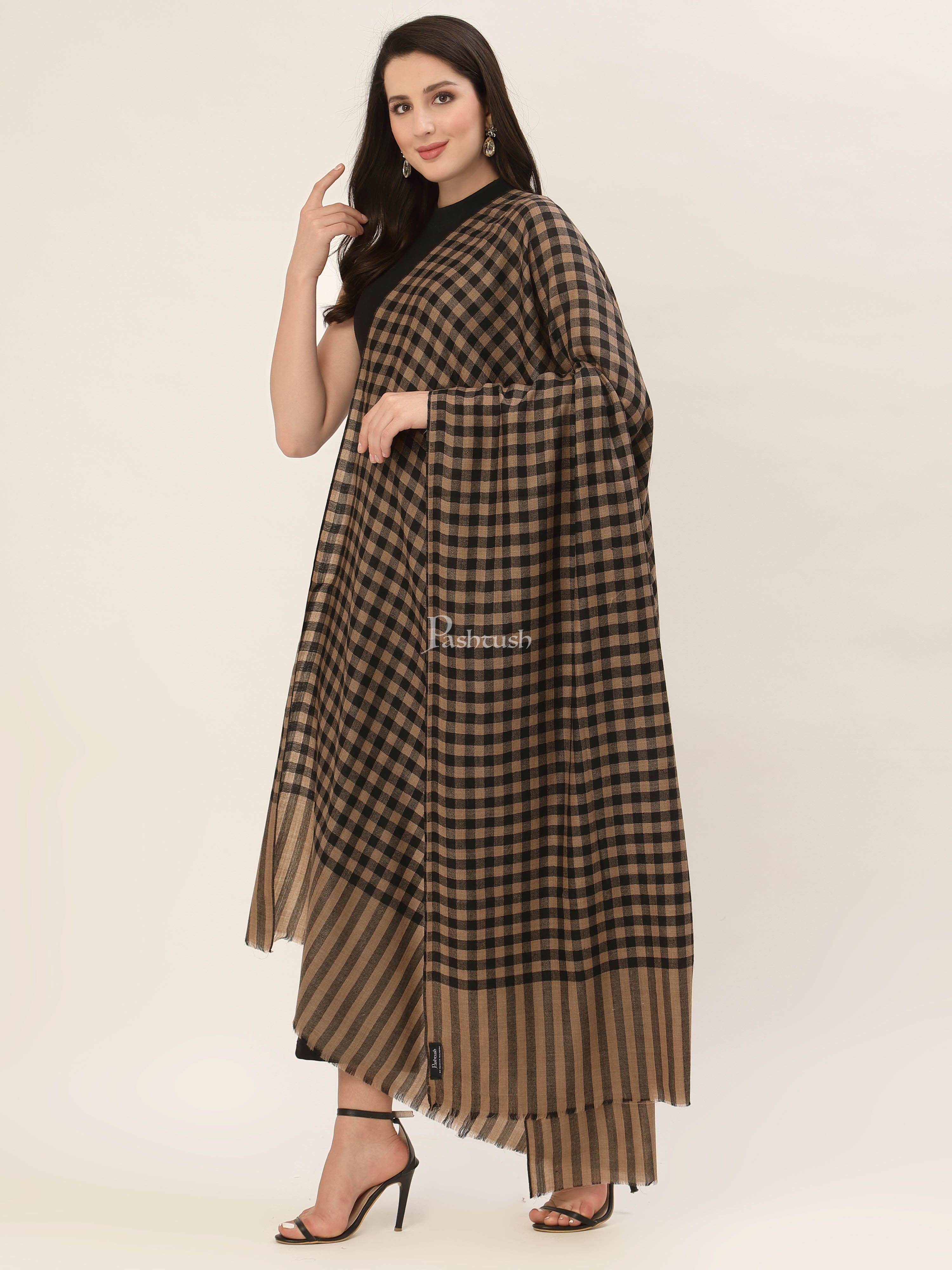 Pashtush Womens Checkered Shawl, In Extra Soft Fine Wool, Large Size - Image 5