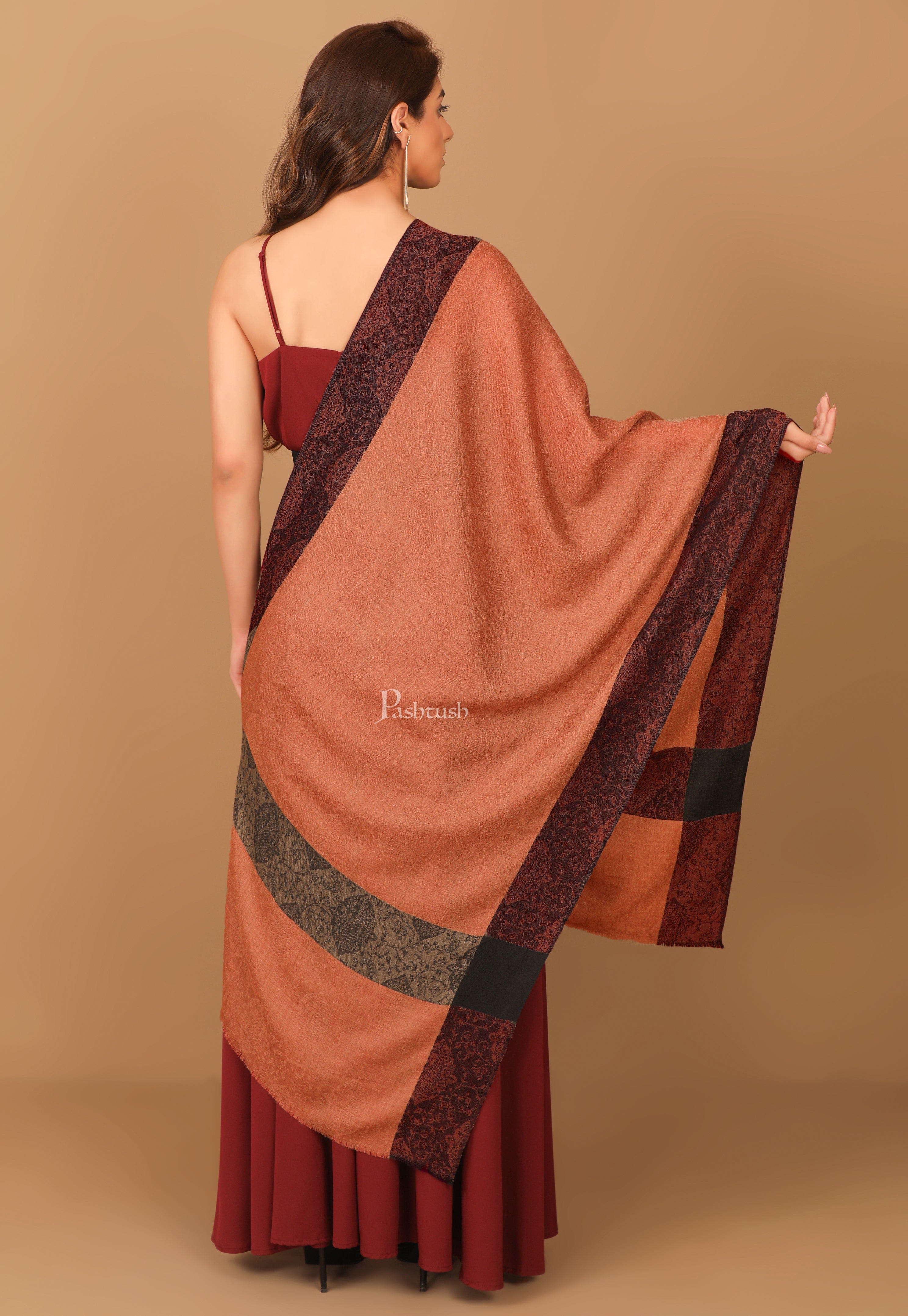 Pashtush Women's Reversible Stole, With Paiseley Weave