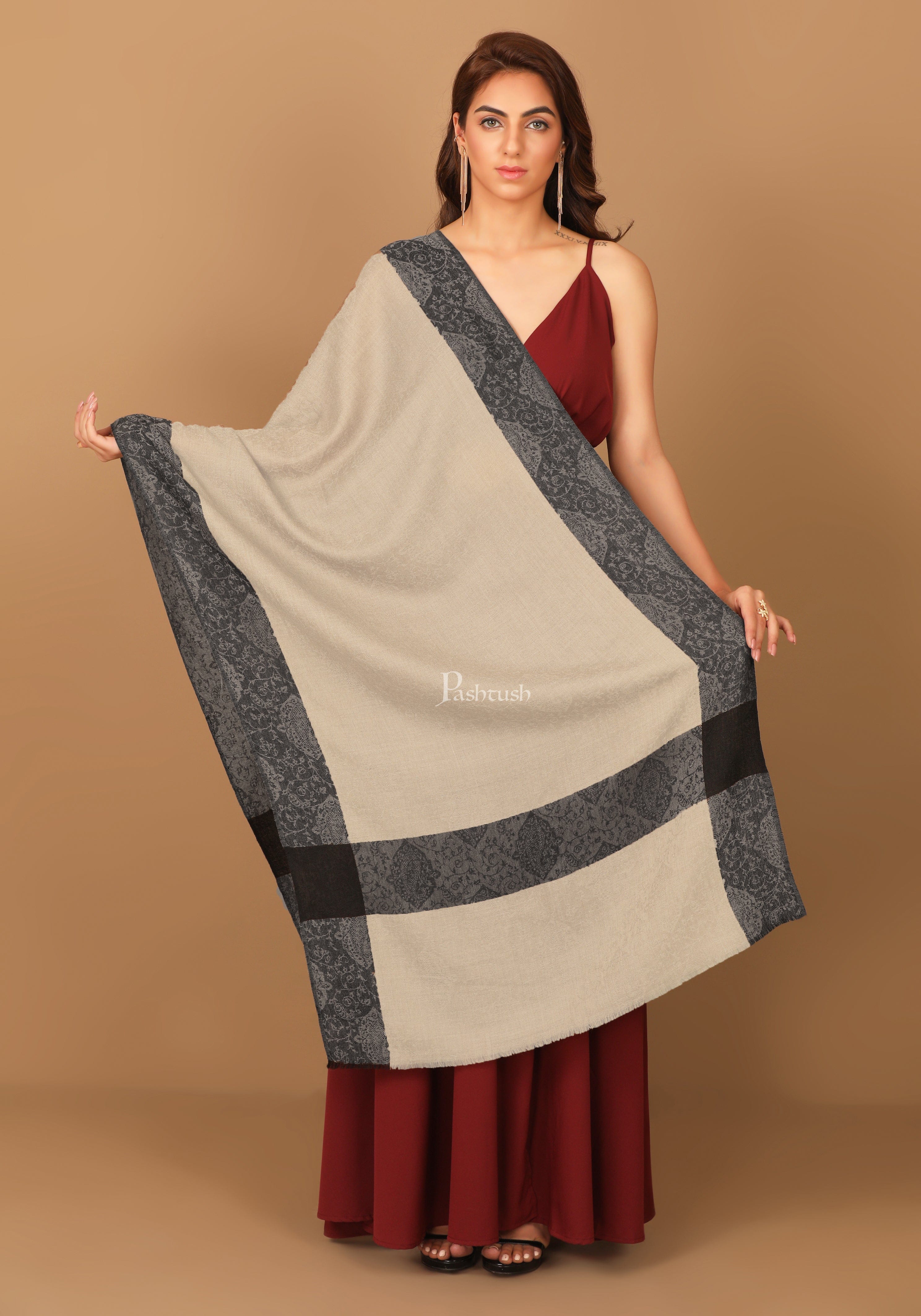 Pashtush Women's Reversible Stole, With Paiseley Weave