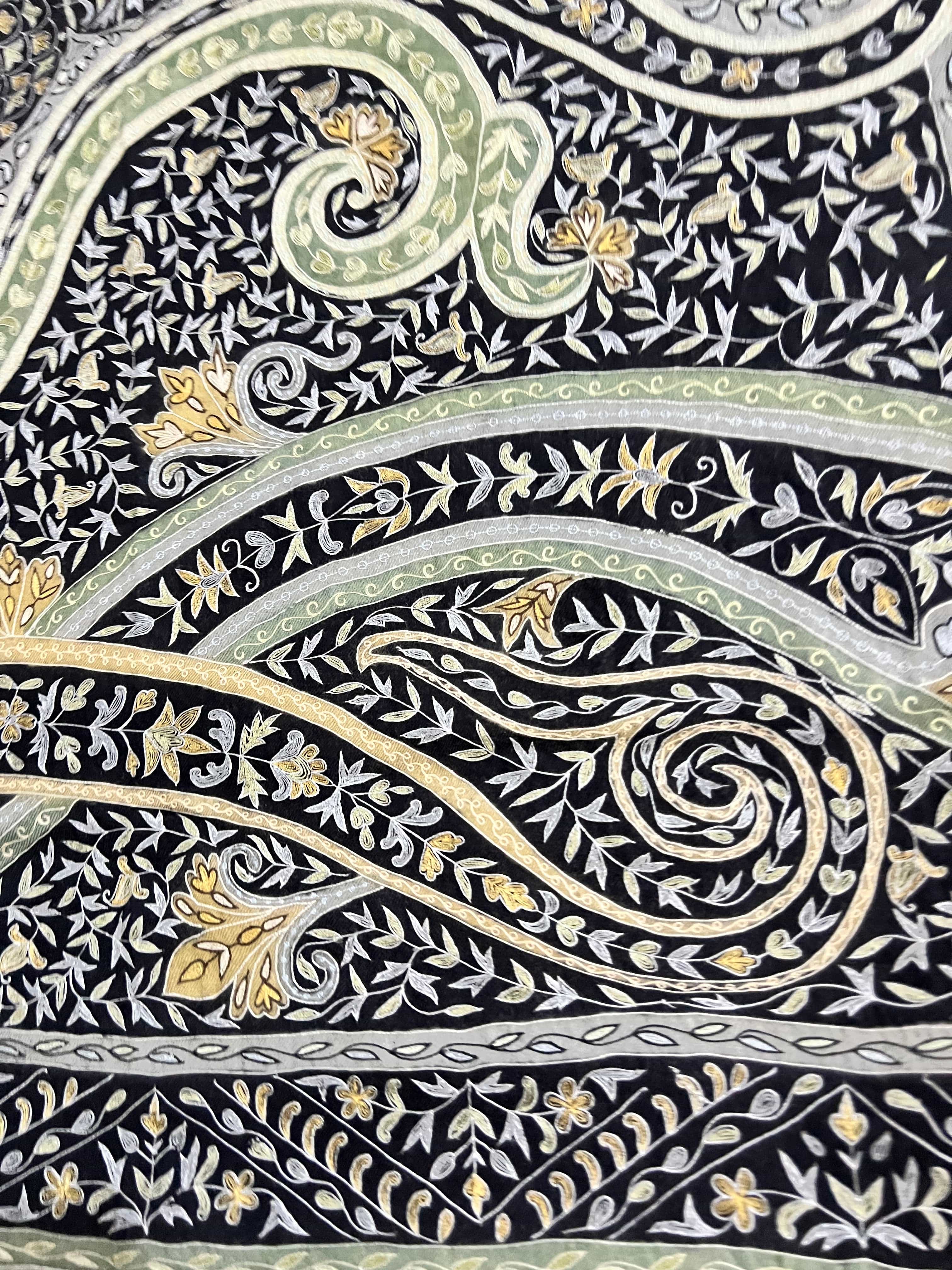 Pashtush Men's Pashmina Kalamkari Shawl Handwoven, Hand Painted, and Hand Embroidered - Image 2