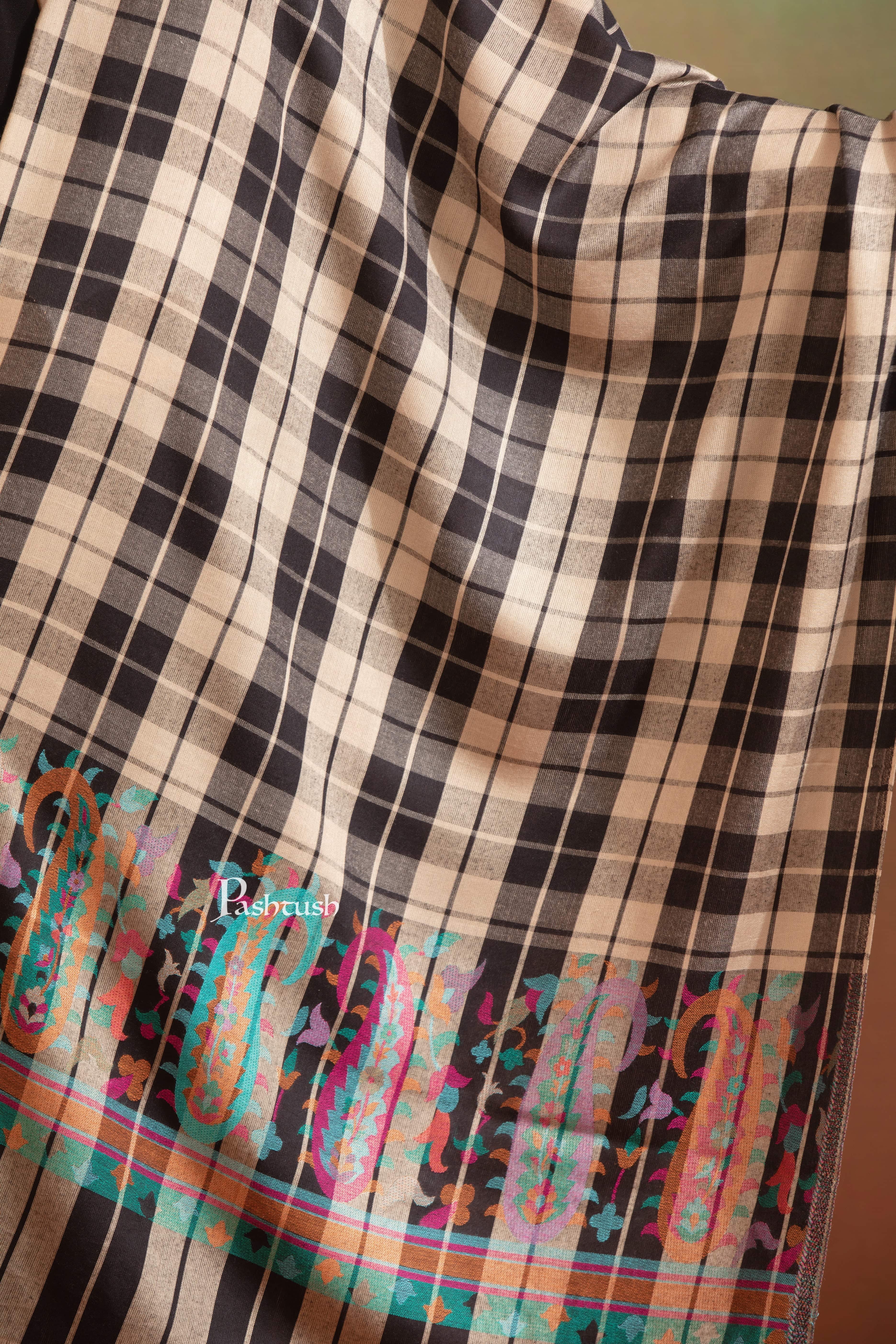 Pashtush Bamboo Stole, Checkered Weave With Multicoloured Paisley Palla - Image 2