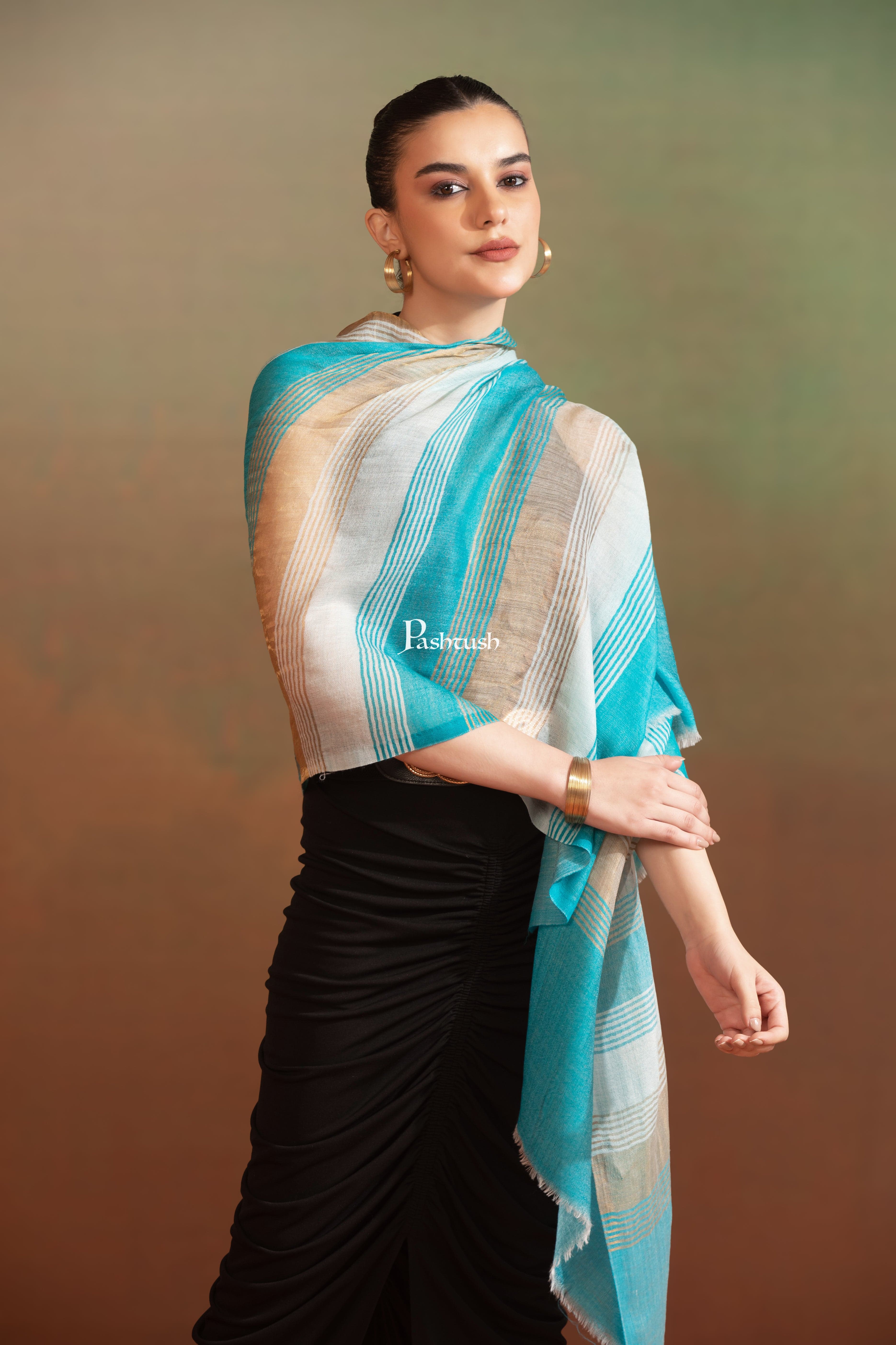 Pashtush Extra Fine Wool Stole, Twilight Collection, Shimmery Weave Blue And Gold - Image 4