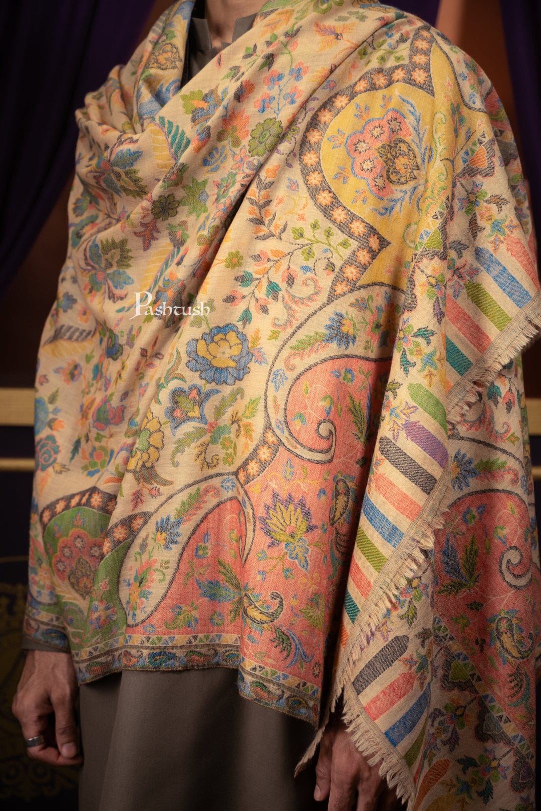 Pashtush His and Her Gift Set of 100% Pure Wool Stoles, Beige and Multicoloured, Packaged in Keepsake Wooden Chester Gift Box - Image 4