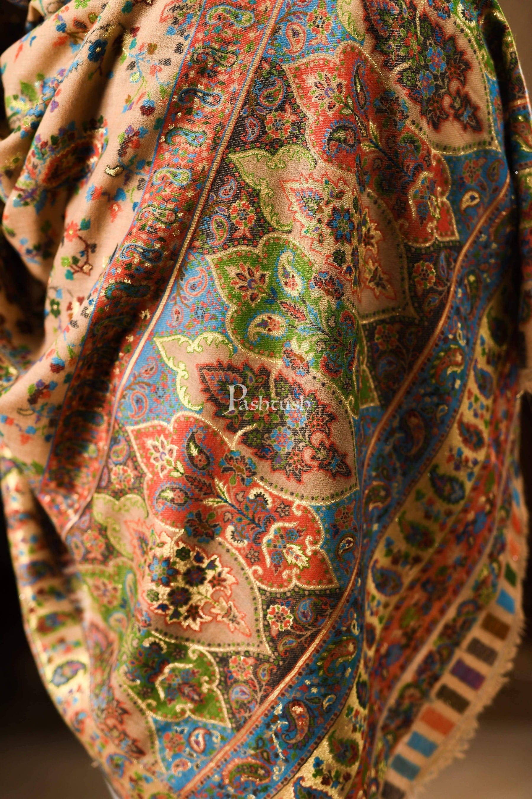 Pashtush His and Her Gift Set of 100% Pure Wool Stoles, Beige and Multicoloured, Packaged in Keepsake Wooden Chester Gift Box - Image 6