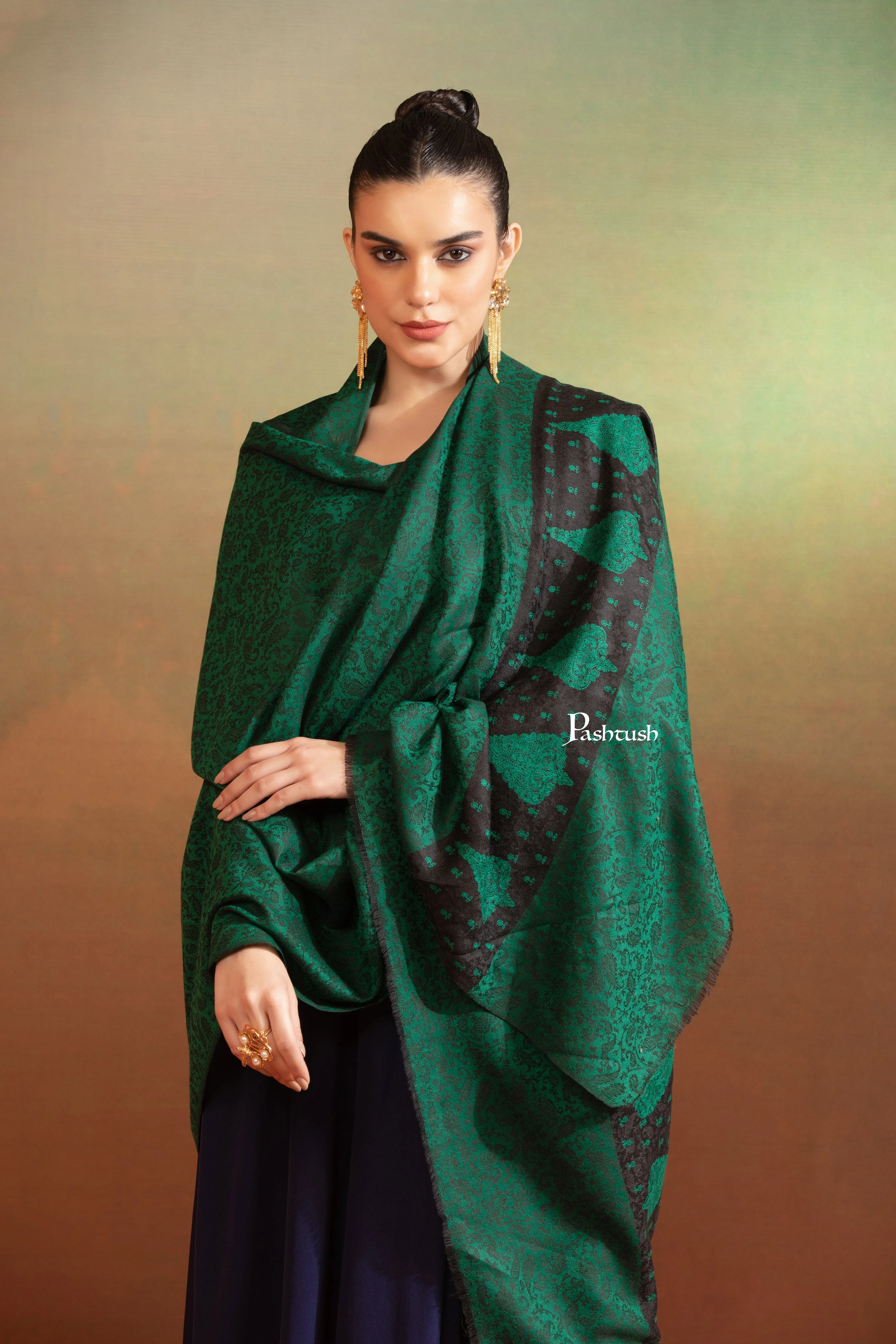 Pashtush His And Her Gift Set Of Fine Wool Stole and Embroidery Shawl With Premium Gift Box Packaging, Black and Green - Image 7