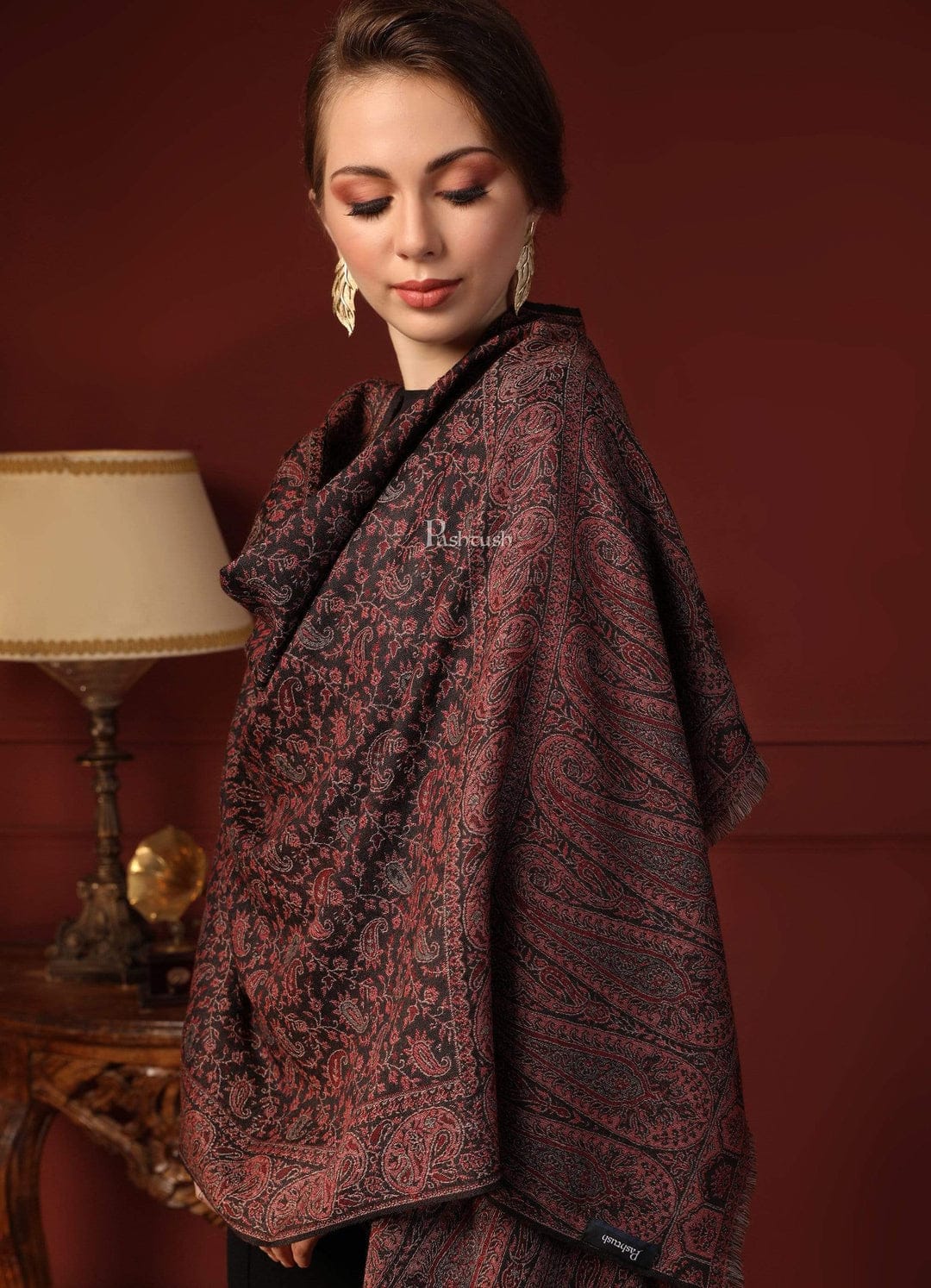 Pashtush His And Her Gift Set of Fine Wool Stoles, Premium Gift Box Packaging, Beige and Black - Image 8