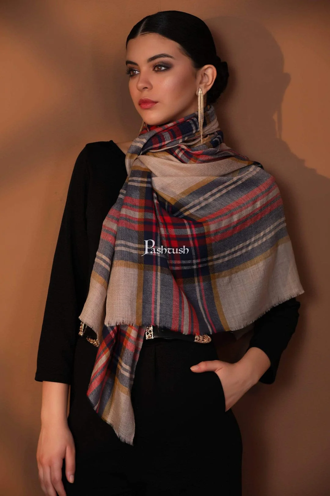 Pashtush His And Her Gift Set of Mens Bamboo Stole and Womens Cashmere Stole, Premium Gift Box Packaging, Multicolour - Image 13