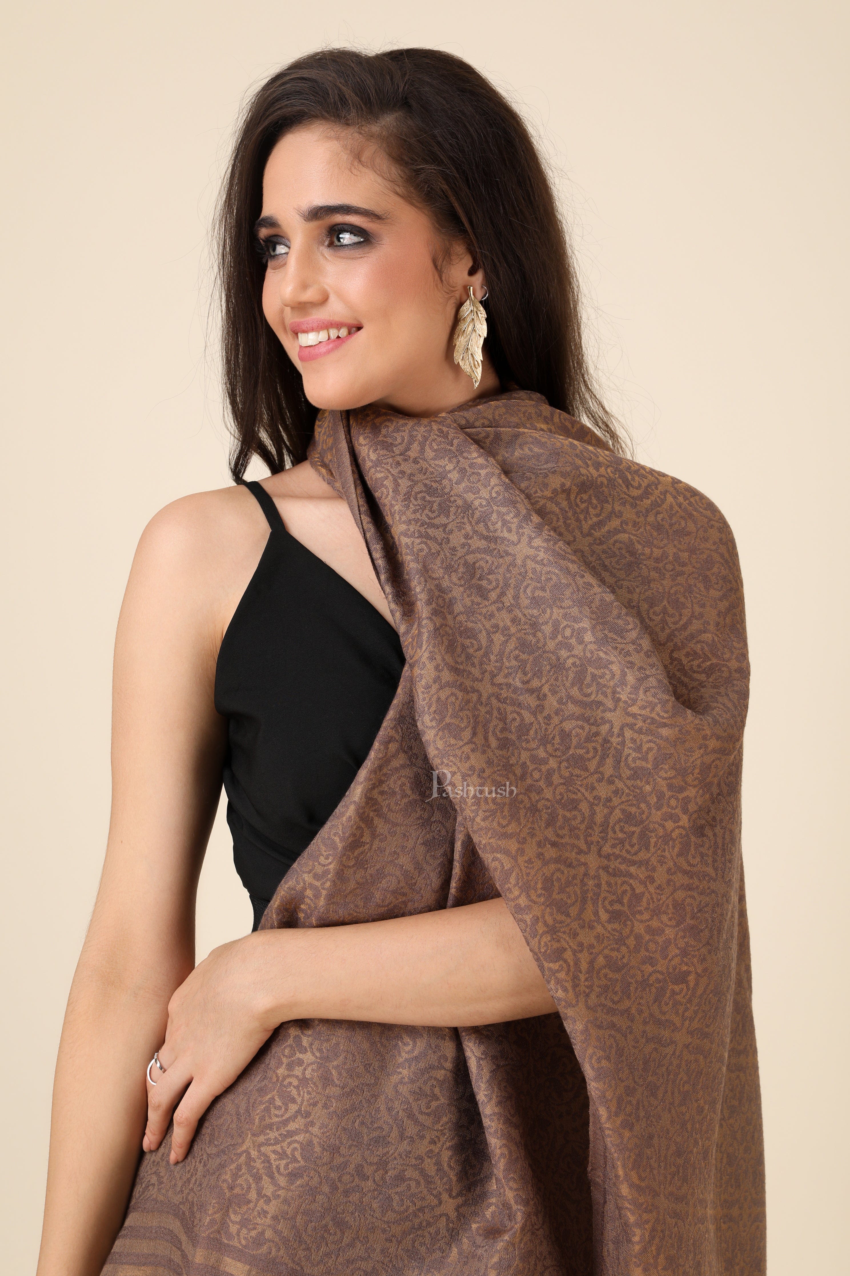 Pashtush His and Her Gift Set of Mens Extra Fine Wool Stole and Womens Twilight Shawl, Beige, Packaged in Keepsake Wooden Chester Gift Box - Image 11