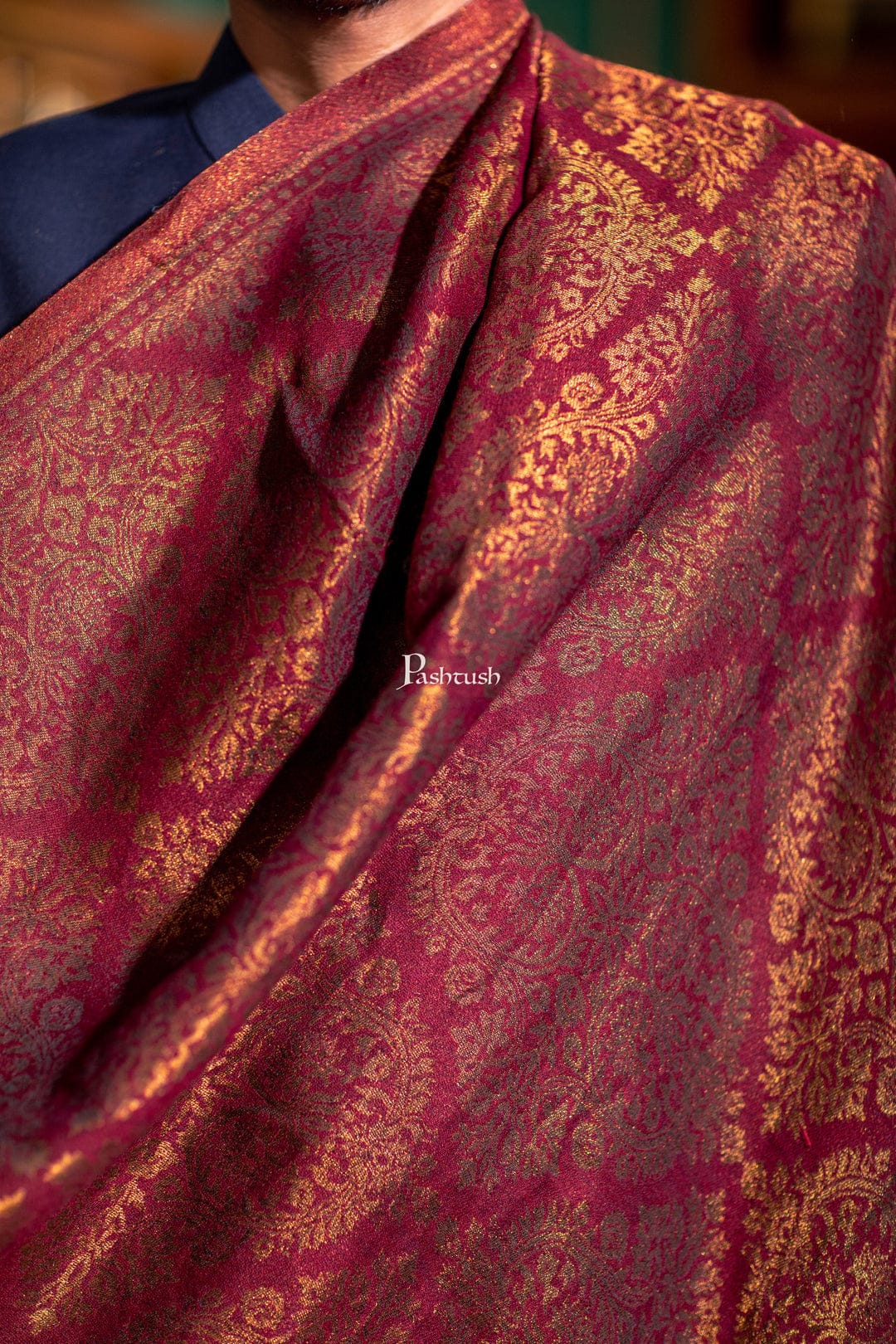 Pashtush His and Her Gift Set of Twilight Stole and Shawl, Maroon and Black, Packaged in Keepsake Wooden Chester Gift Box - Image 10