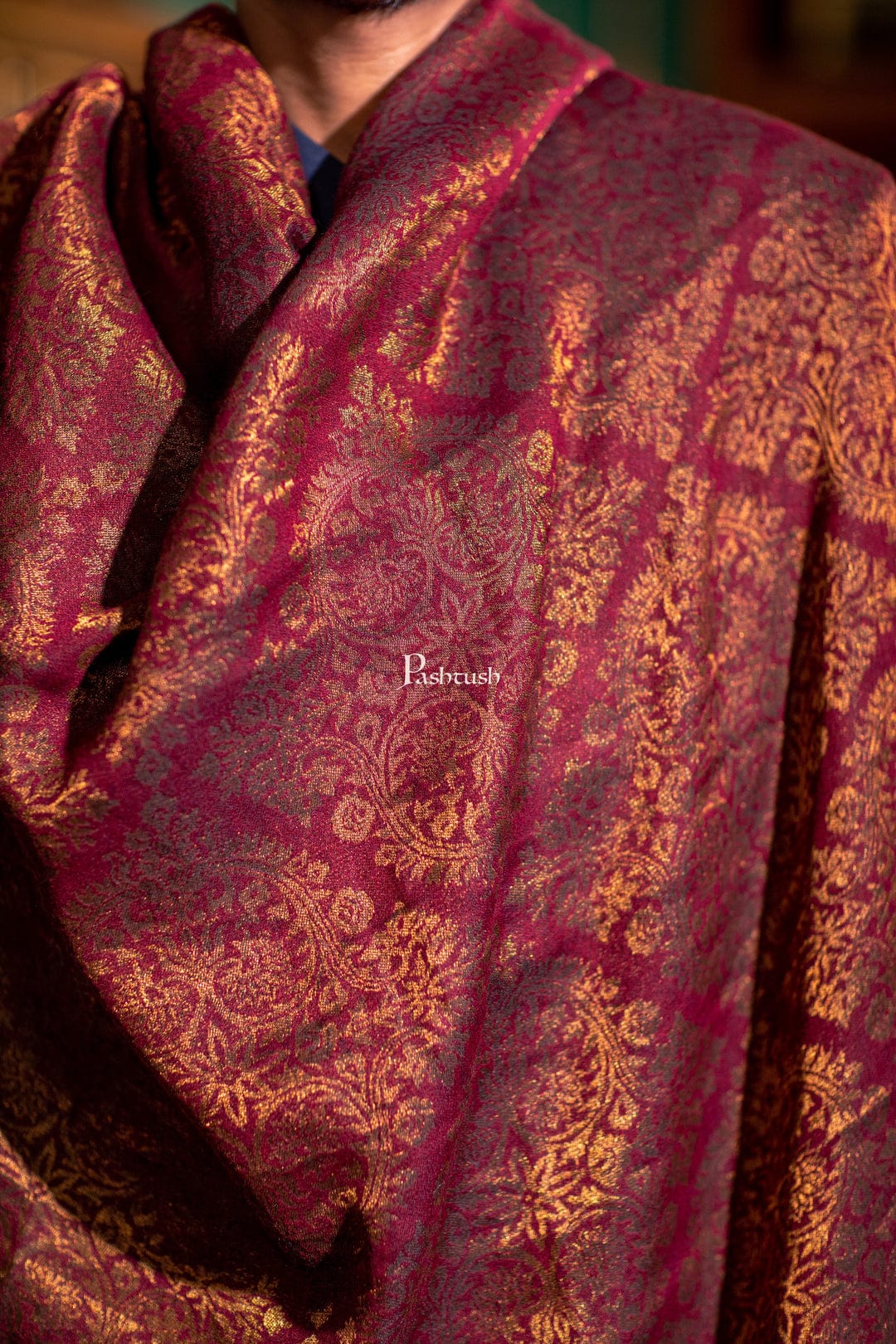 Pashtush His and Her Gift Set of Twilight Stole and Shawl, Maroon and Black, Packaged in Keepsake Wooden Chester Gift Box - Image 4