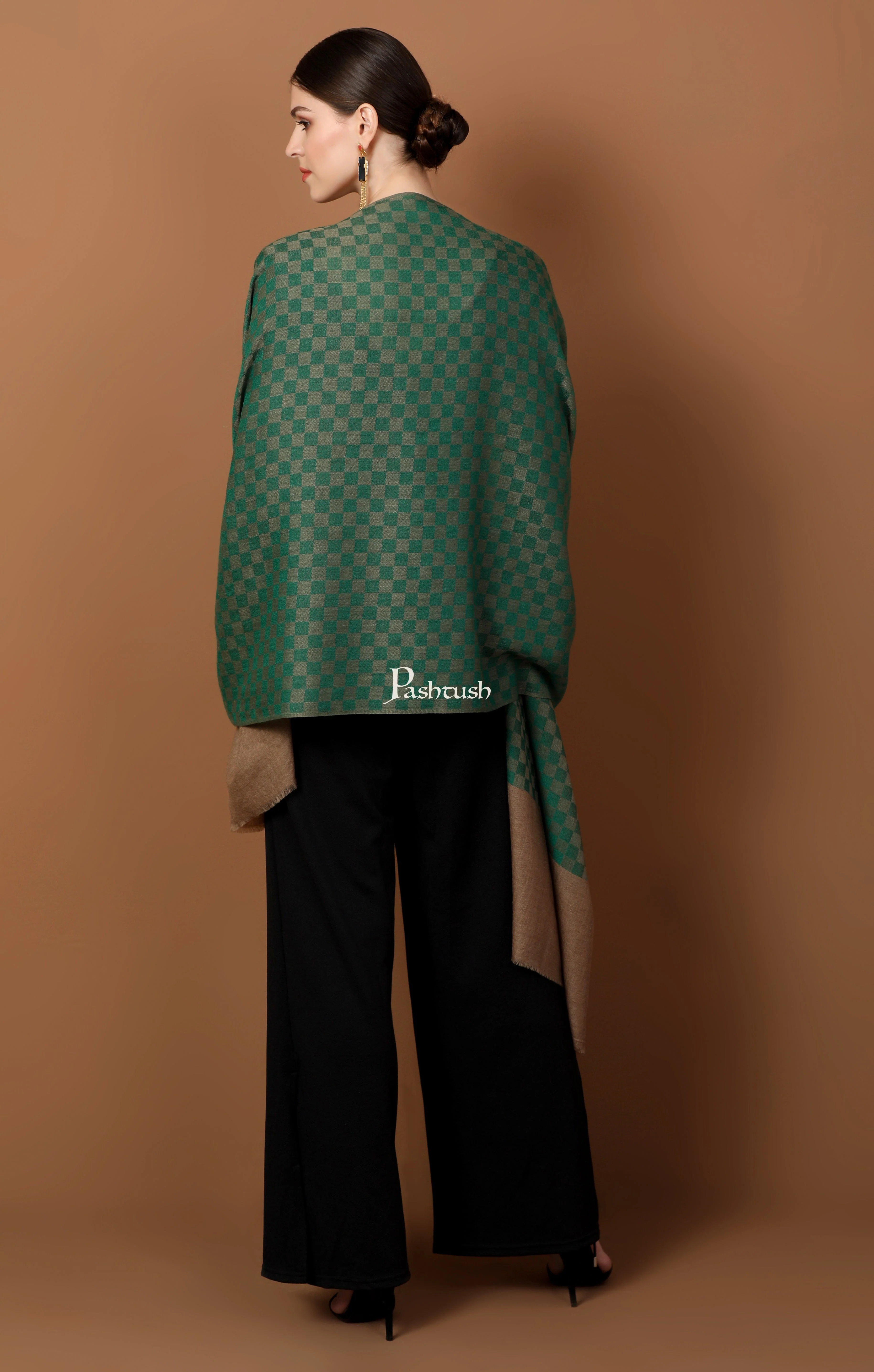 Pashtush His And Her Set Of Checkered Stoles With Premium Gift Box Packaging, Beige and Green - Image 10