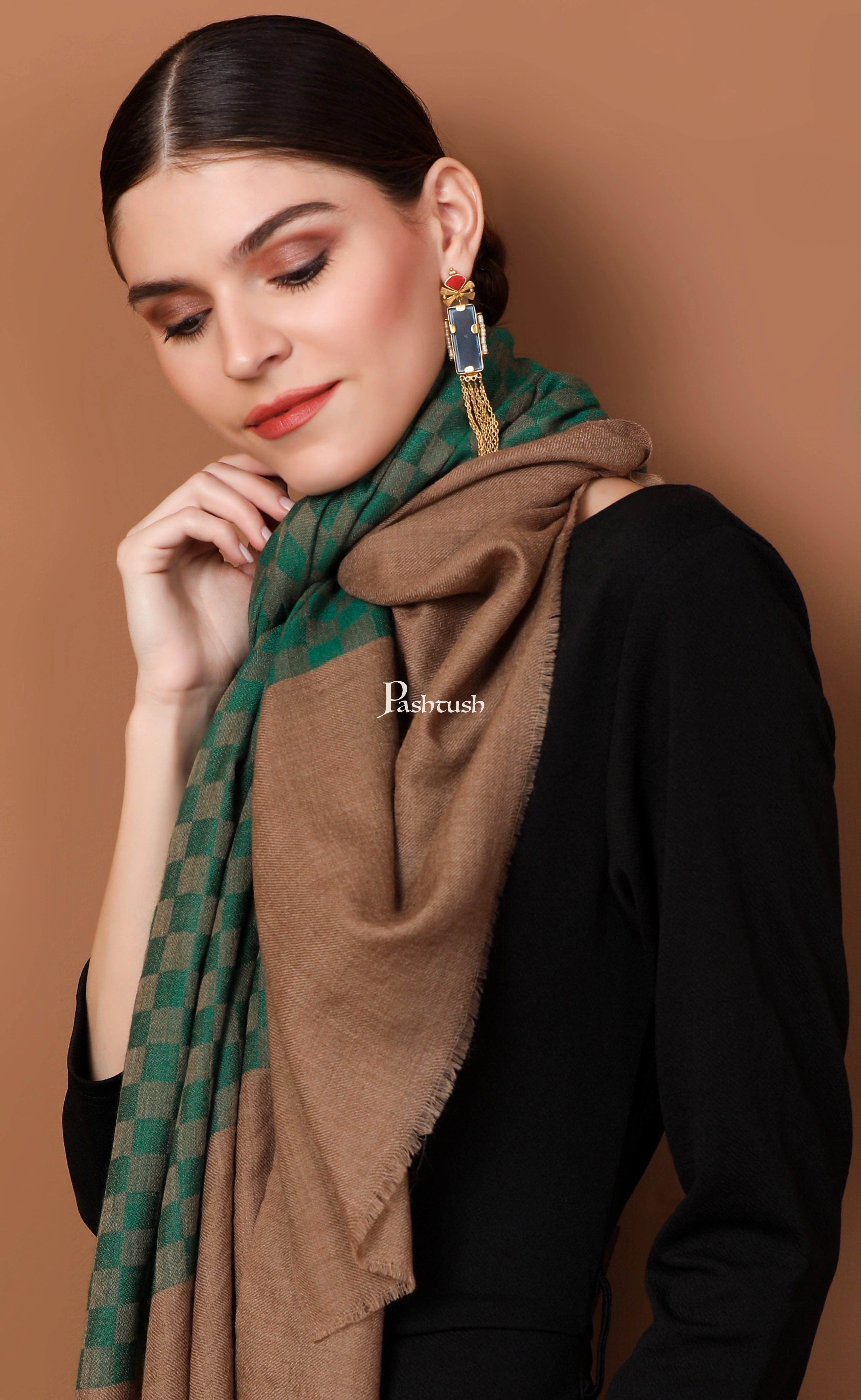 Pashtush His And Her Set Of Checkered Stoles With Premium Gift Box Packaging, Beige and Green - Image 11