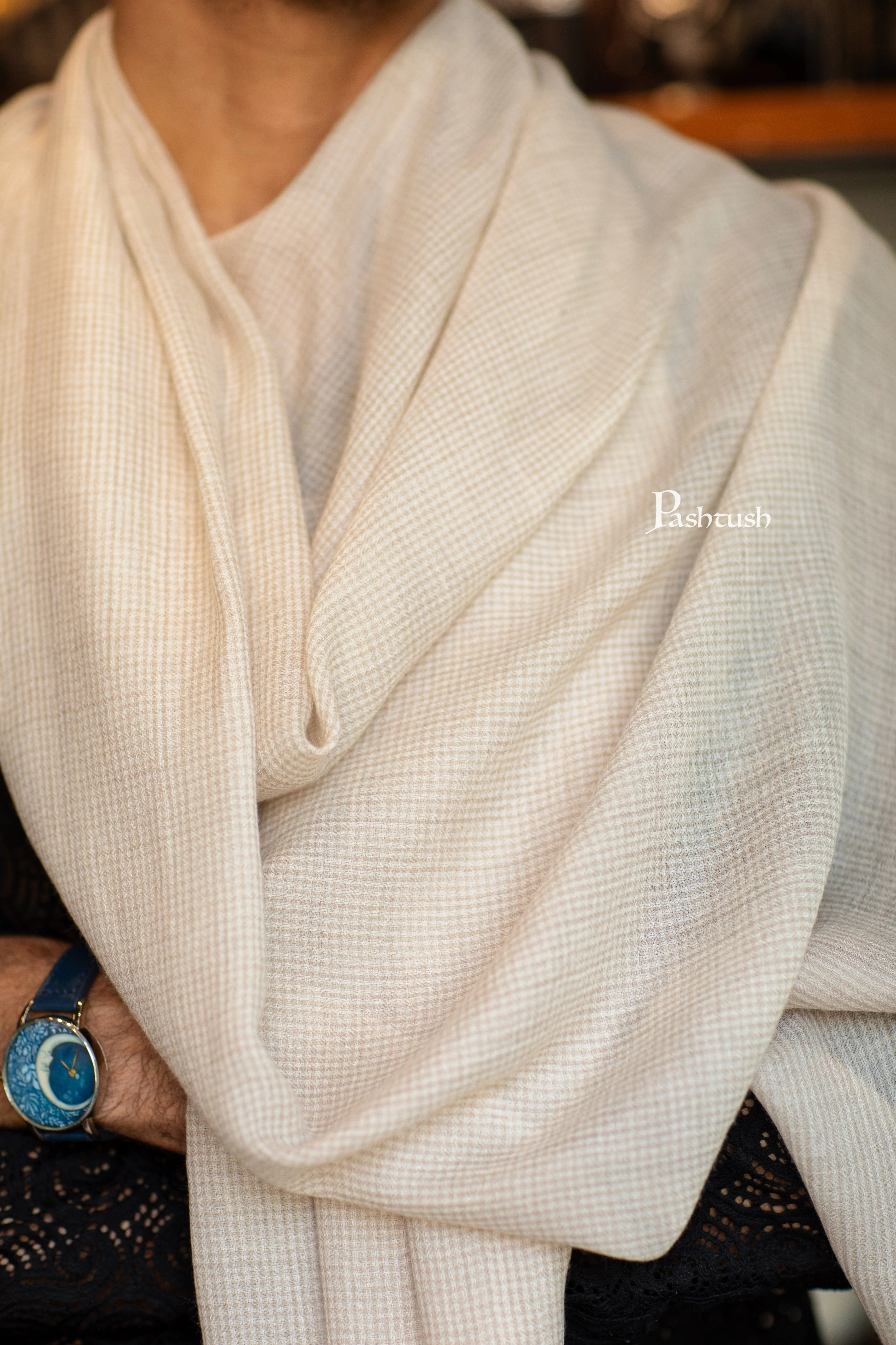 Pashtush His and Her Set of Fine Silk Wool Stoles with Premium Gift Box Packaging, Houndstooth Weave, Cream and Grey - Image 4