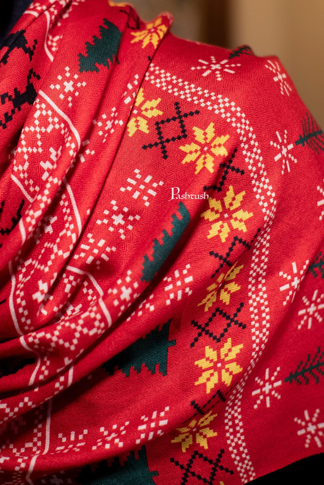 Pashtush His And Her Set Of Fine Wool and Printed Bamboo Stoles With Premium Gift Box Packaging, Ivory and Red - Image 8