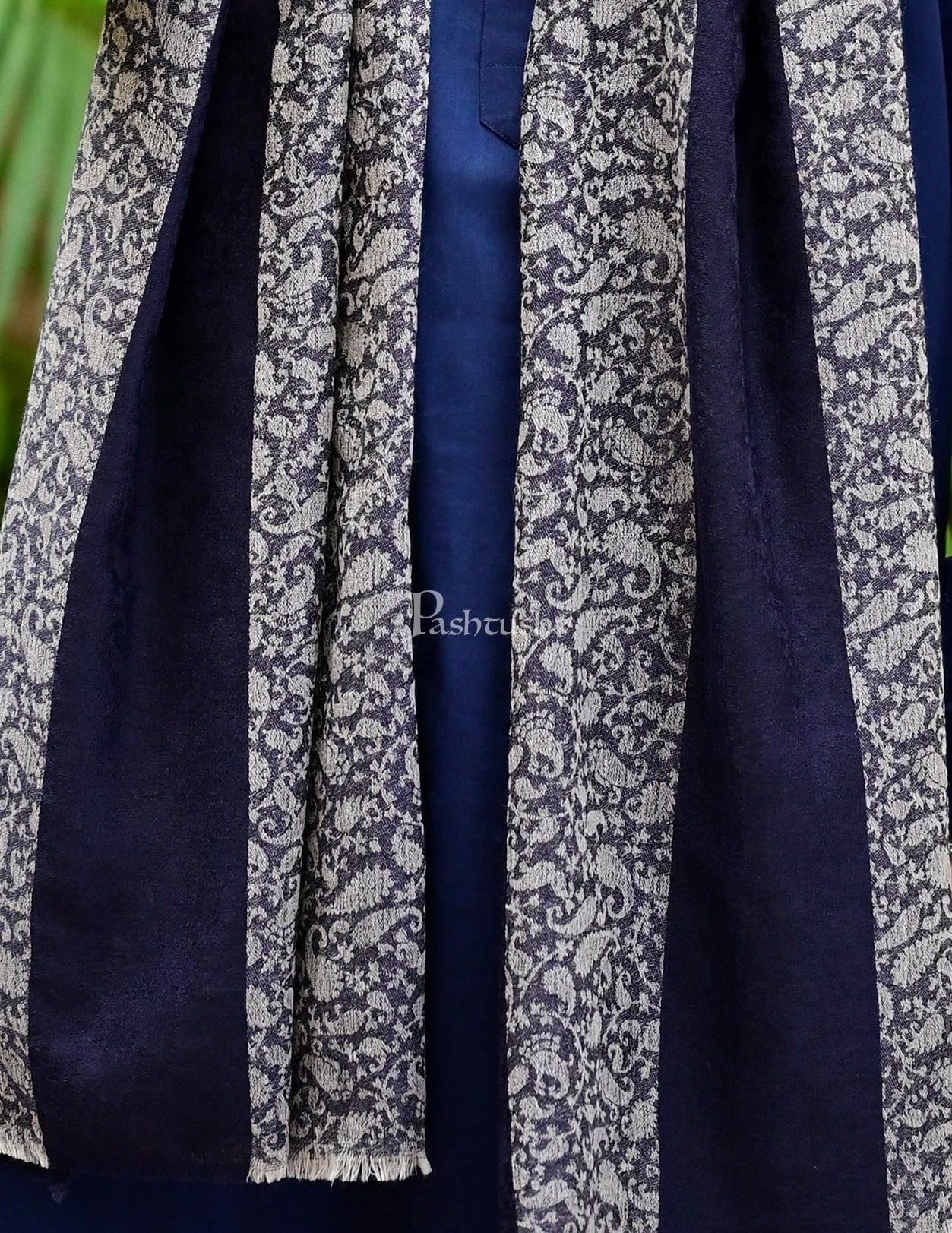 Pashtush His and Her Set of Fine Wool Stoles with Premium Gift Box Packaging, Navy Blue and Maroon - Image 4