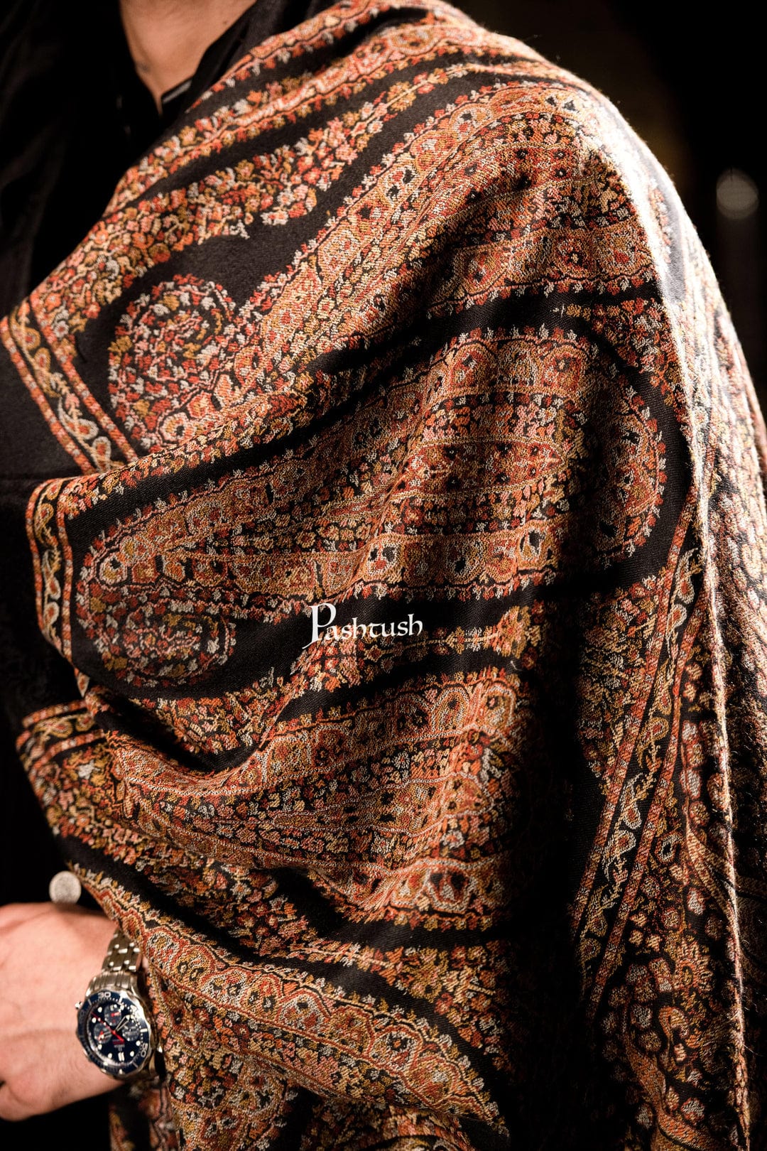 Pashtush His And Her Set Of Mens Fine Wool Palla Shawl and Womens Kalamkari Shawl, Premium Gift Box Packaging, Black and Multicolour - Image 5