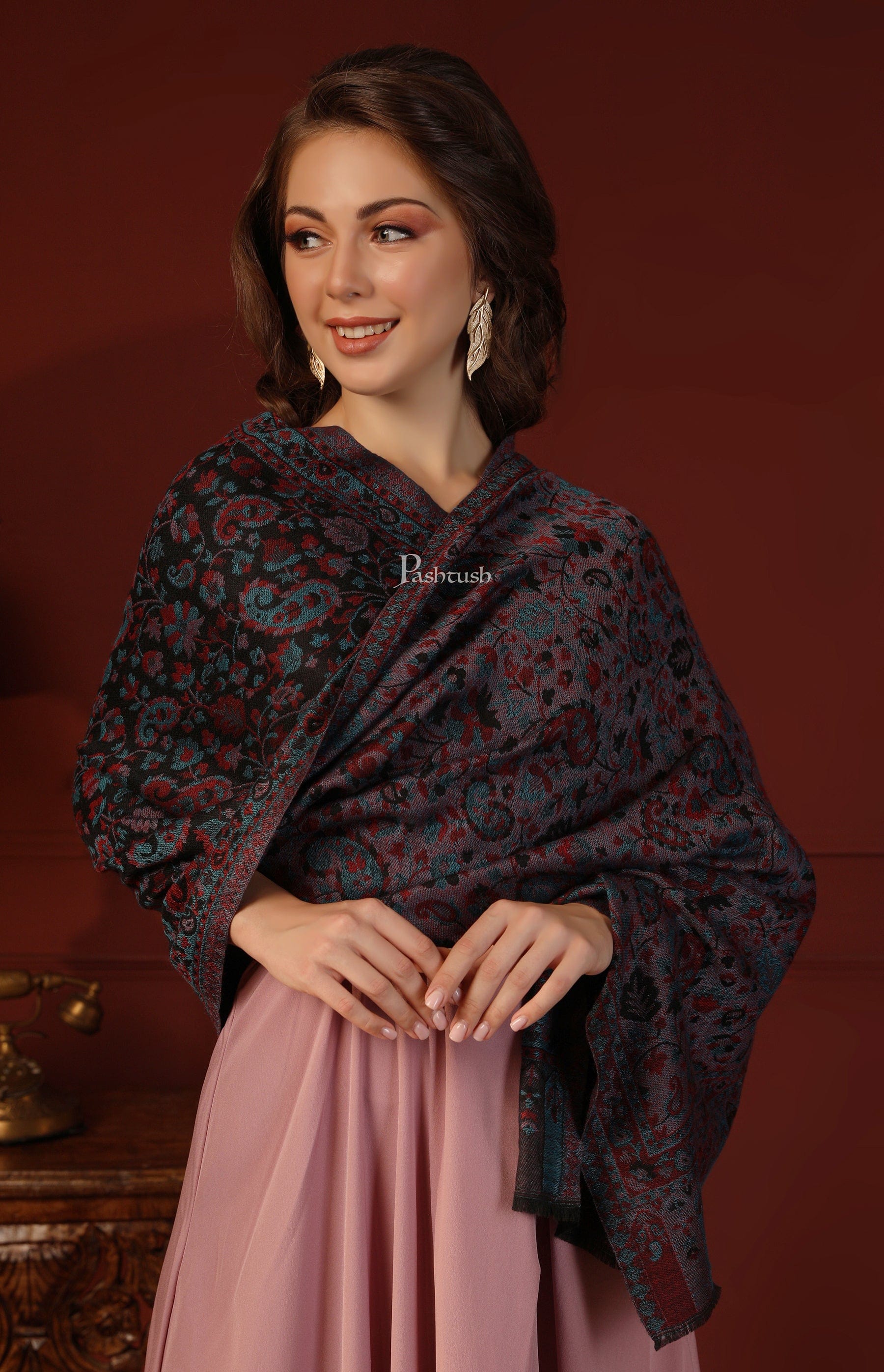 Pashtush His And Her Set Of Mens Fine Wool Shawl and Womens Reversible Stole With Premium Gift Box Packaging, Black - Image 13