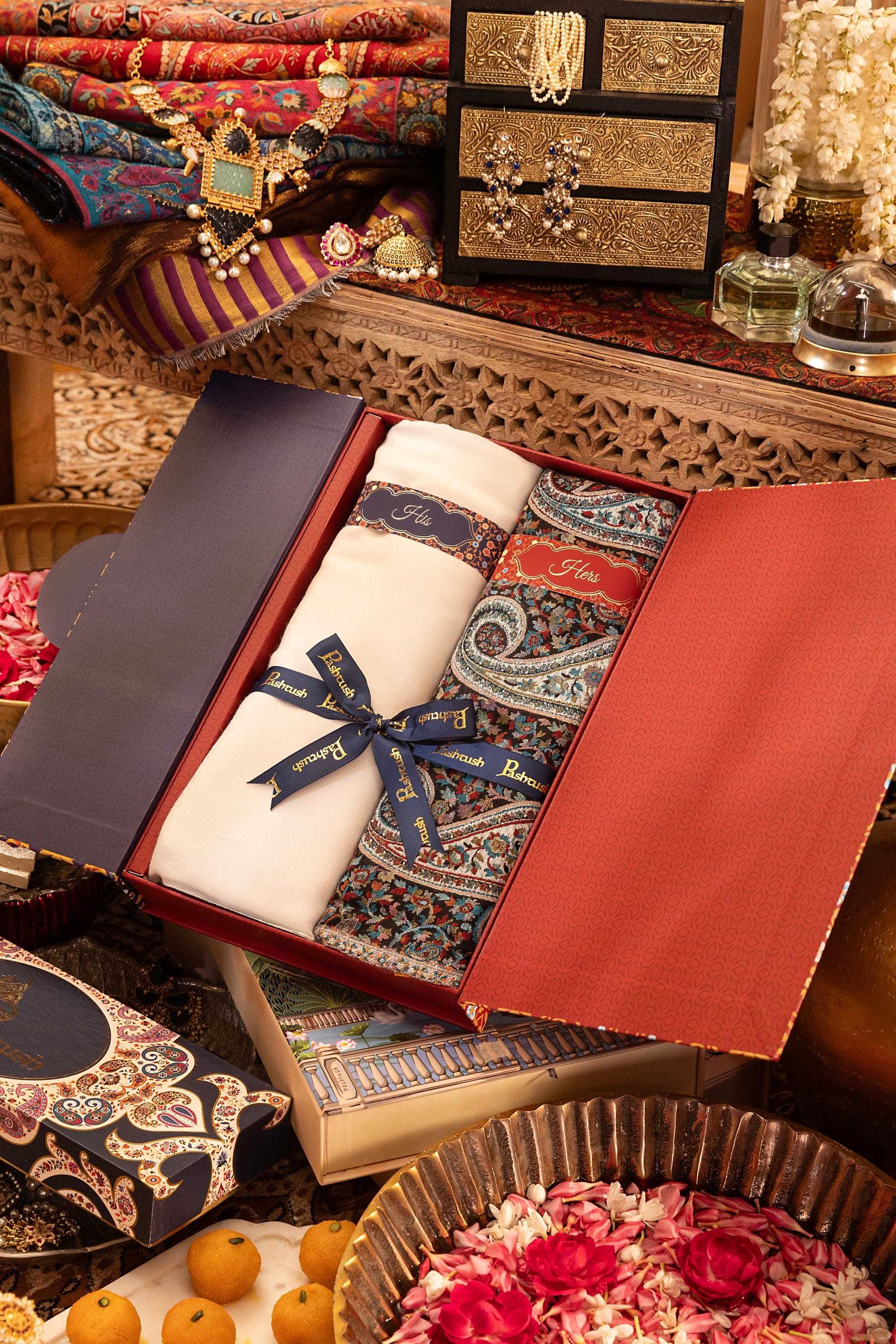 Pashtush His And Her Set Of Mens Ring Shawl and Womens Bamboo Stole, Premium Gift Box Packaging, White and Black - Image 3