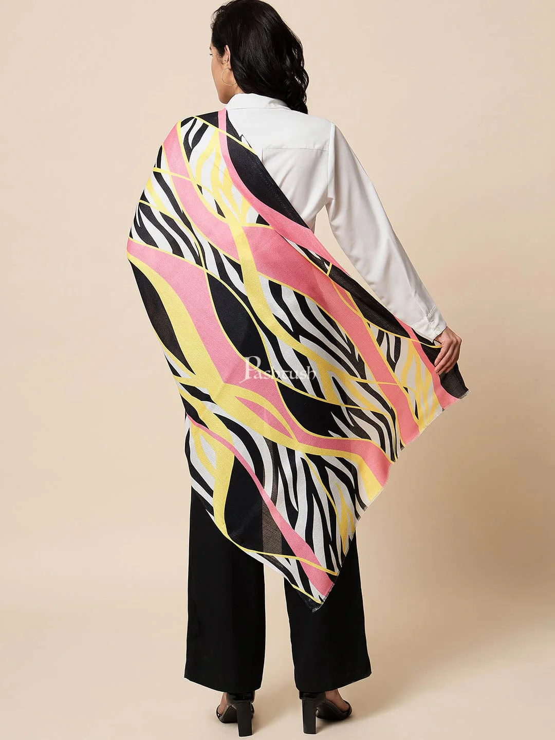 Pashtush His And Her Set Of Self and Bamboo Print Stoles With Premium Gift Box Packaging, Ivory and Multi Colour - Image 11