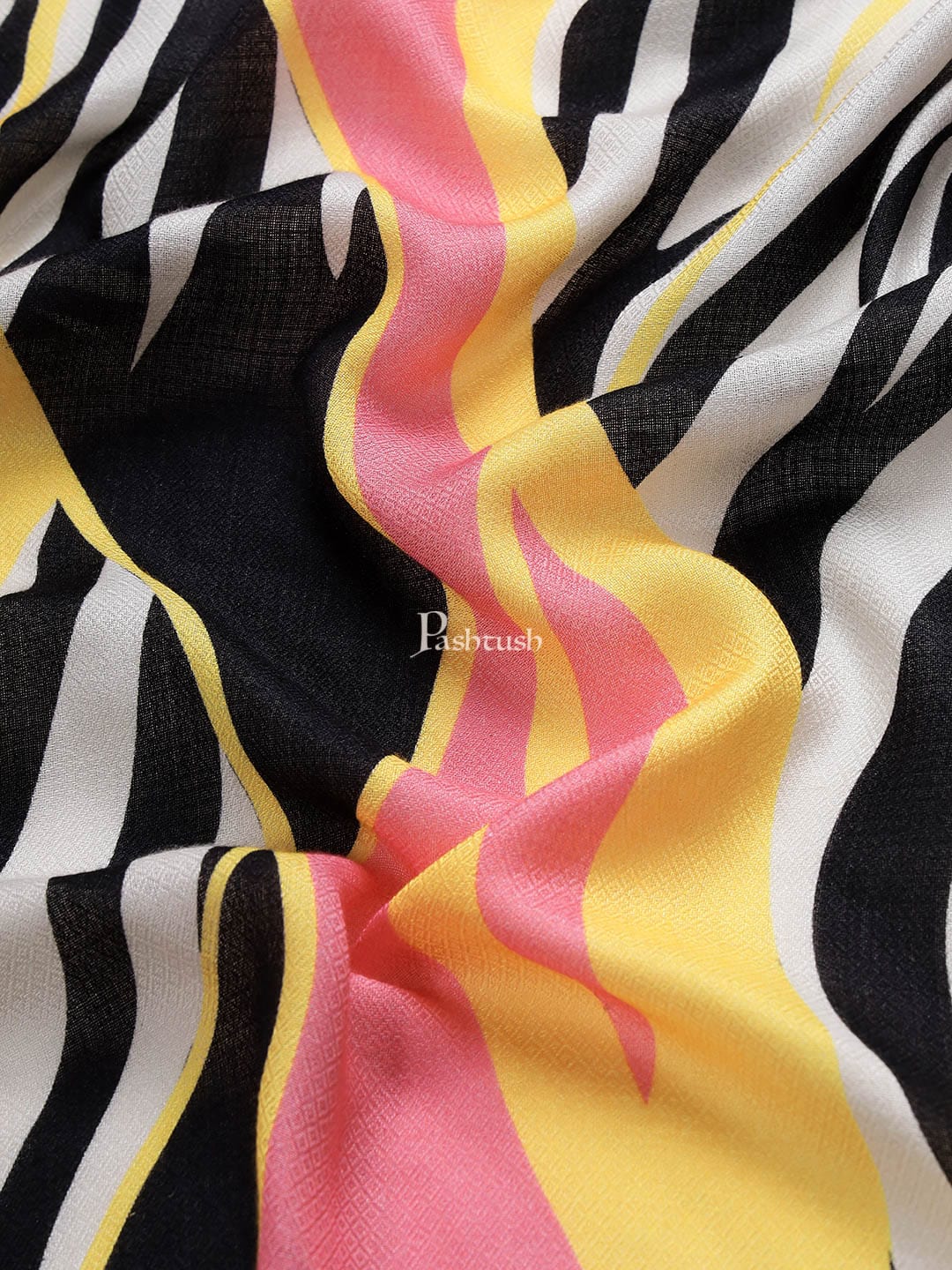 Pashtush His And Her Set Of Self and Bamboo Print Stoles With Premium Gift Box Packaging, Ivory and Multi Colour - Image 9
