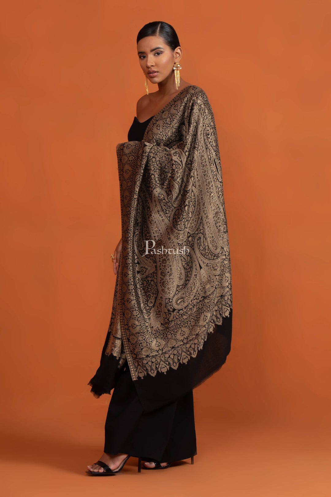 Pashtush His And Her Set Of Twilight Stoles, Premium Gift Box Packaging, Black and Gold - Image 8