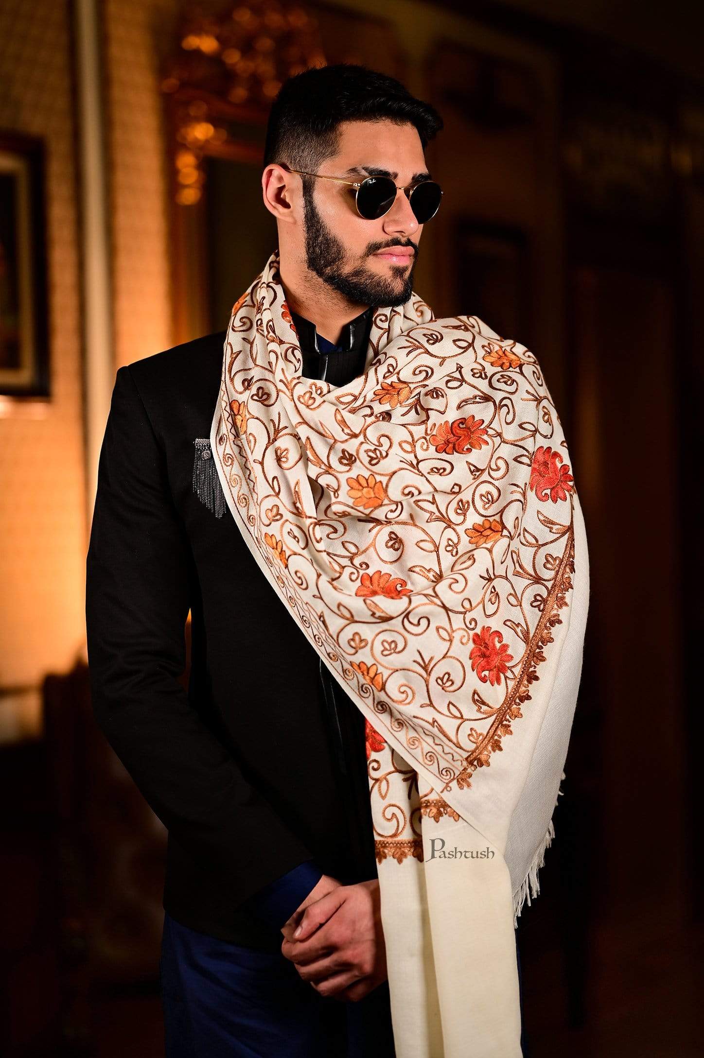 Pashtush Aari Embroidery Stole, Fine Wool, White - Image 4