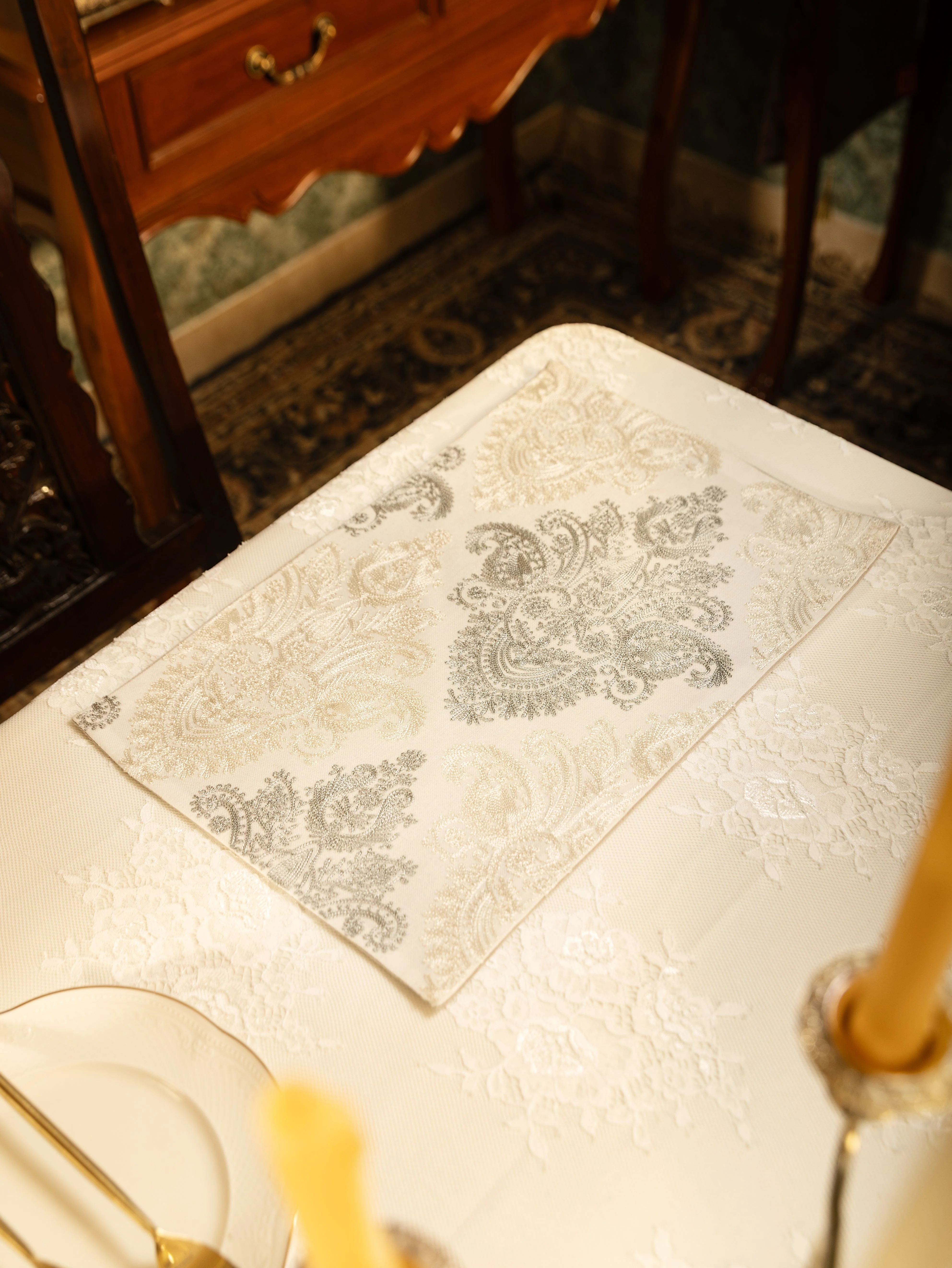 Pashtush Luxury Table Runner with Mats Set, Twilight Collection, Ivory - Image 3