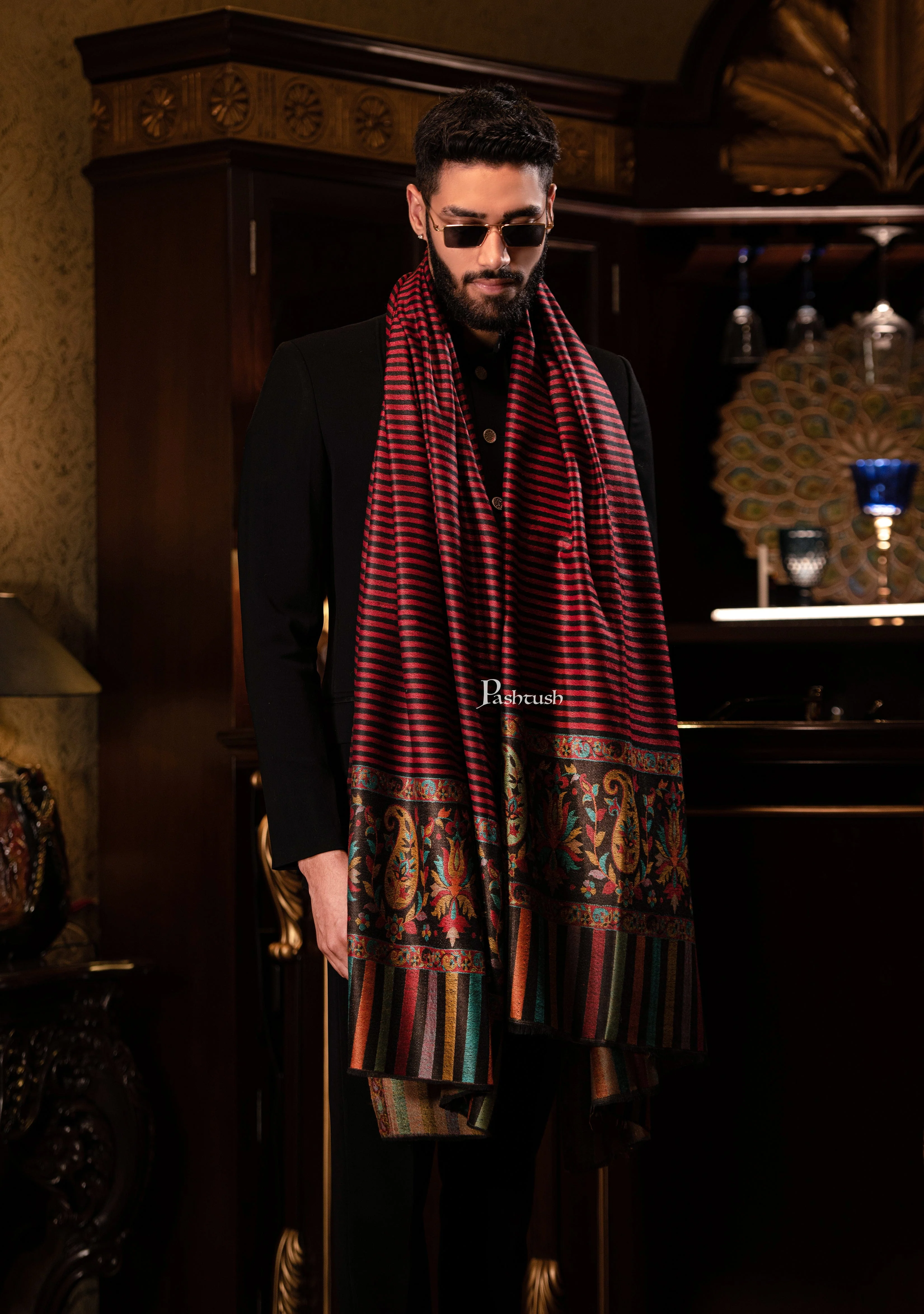 Pashtush men Extra Fine Wool stole, Jacquard Palla design, Maroon - Image 3