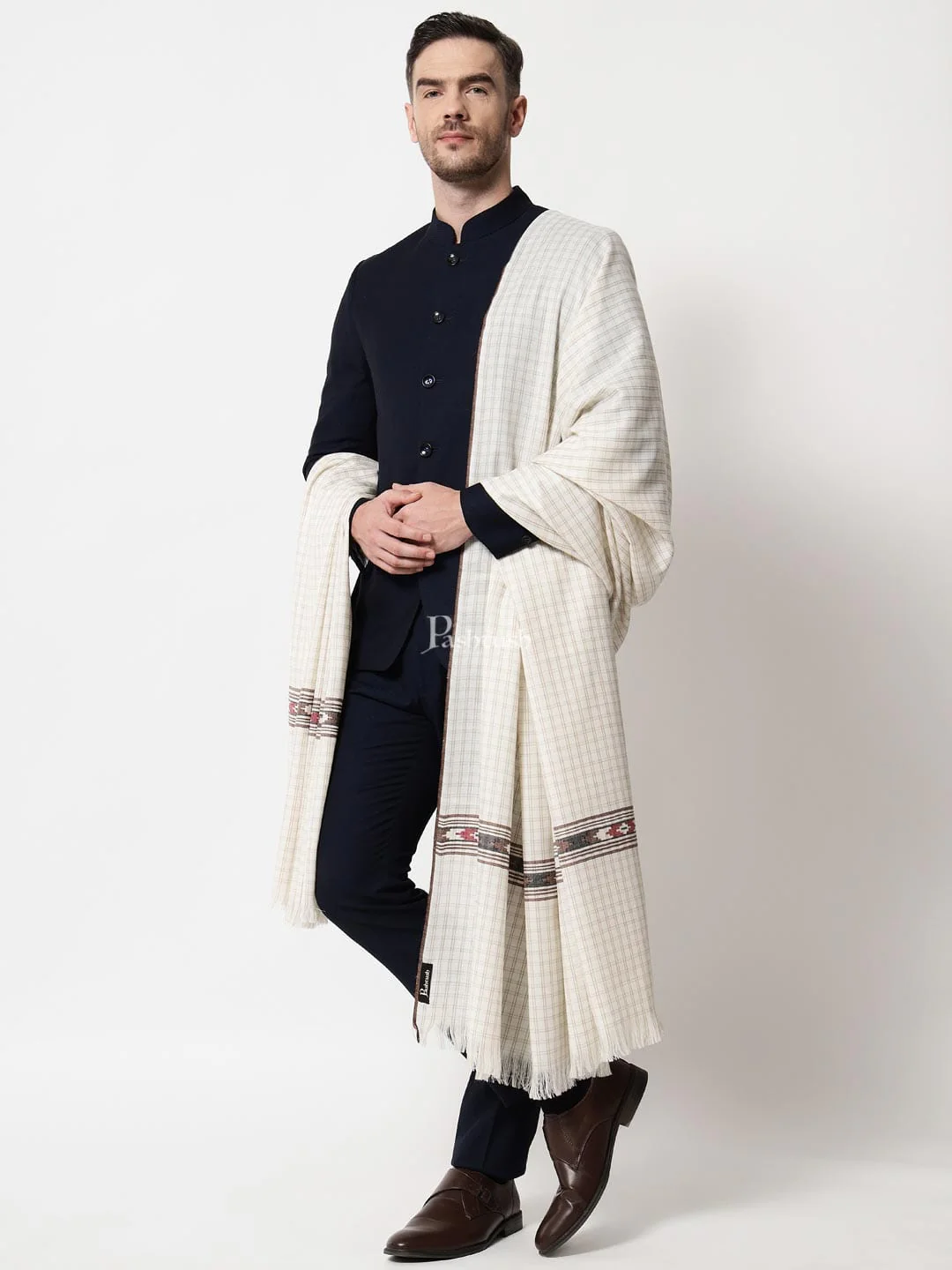 Pashtush Mens Aztec Weave Shawl With Checkered Weave, Ivory - Image 2