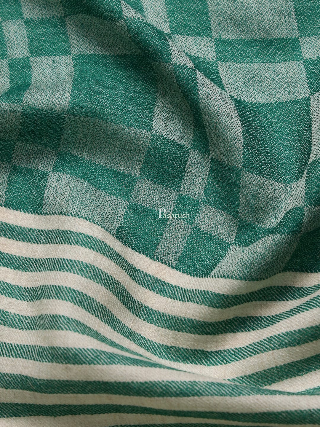 Pashtush mens Extra Fine Wool stole, checkered design, Green - Image 5
