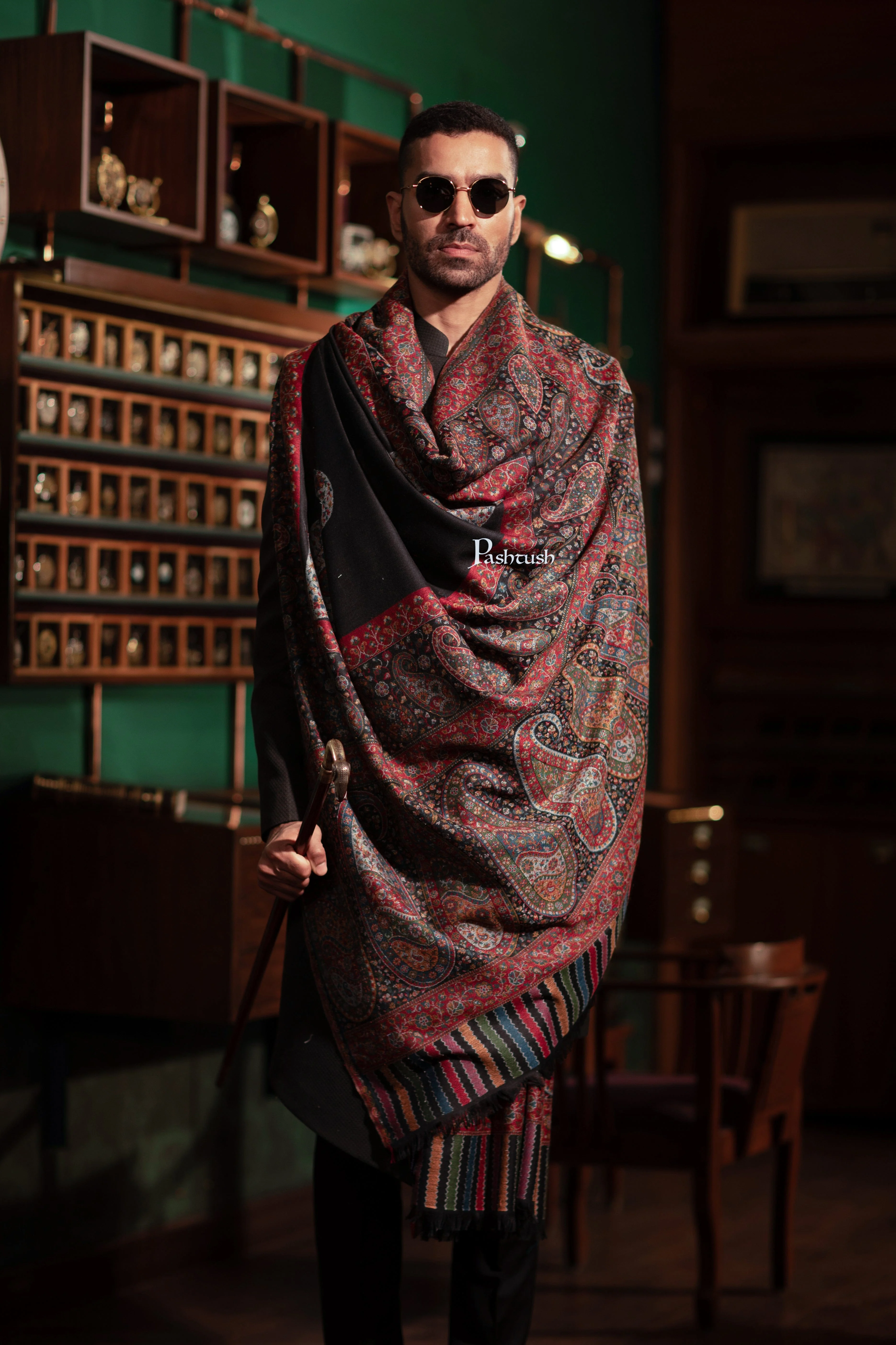 Pashtush Mens Fine Wool Shawl, Ambi Palla Design, Black - Image 4