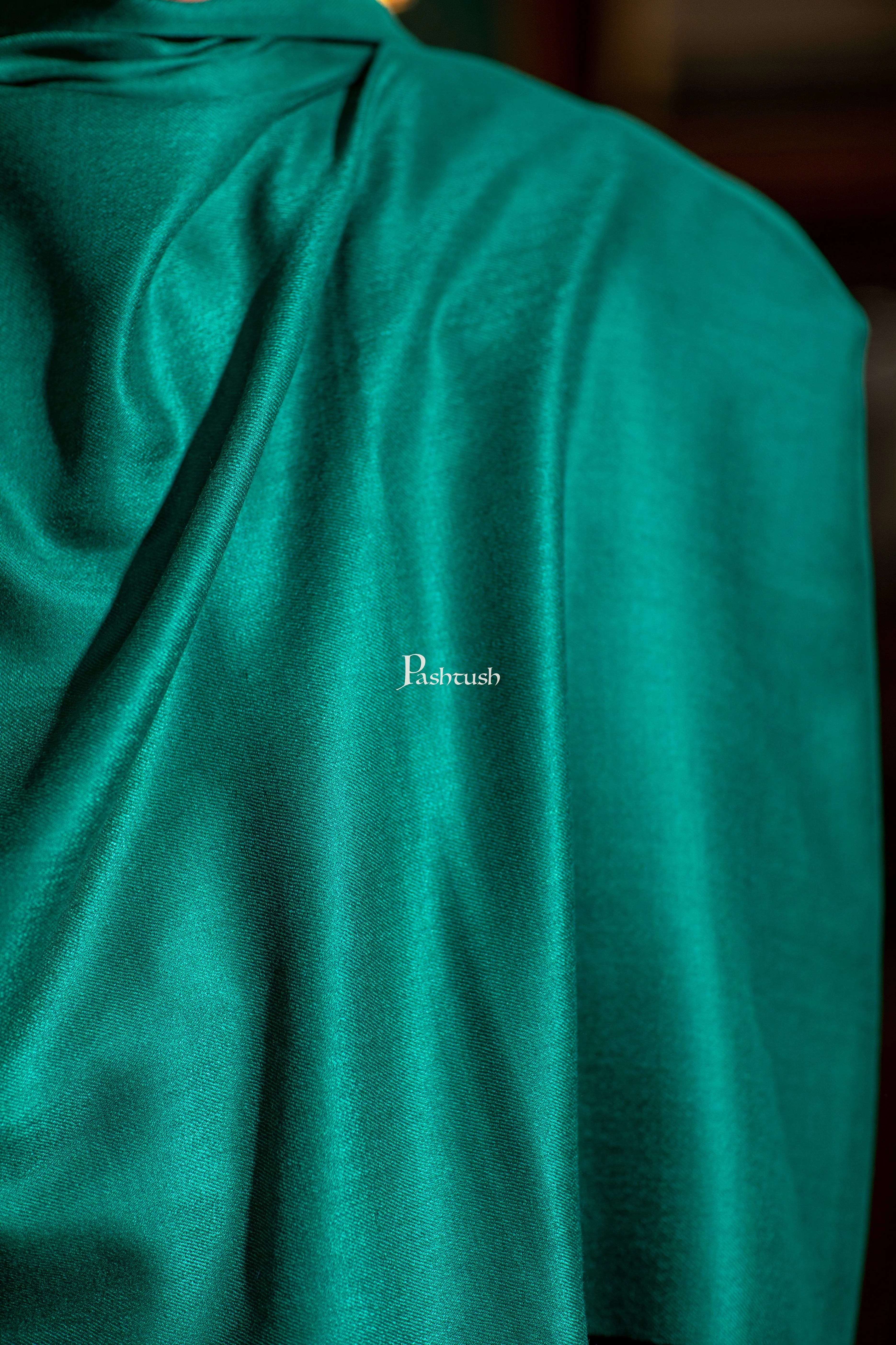 Pashtush Mens Fine Wool Stole, Soft and Warm, Emerald Green - Image 6