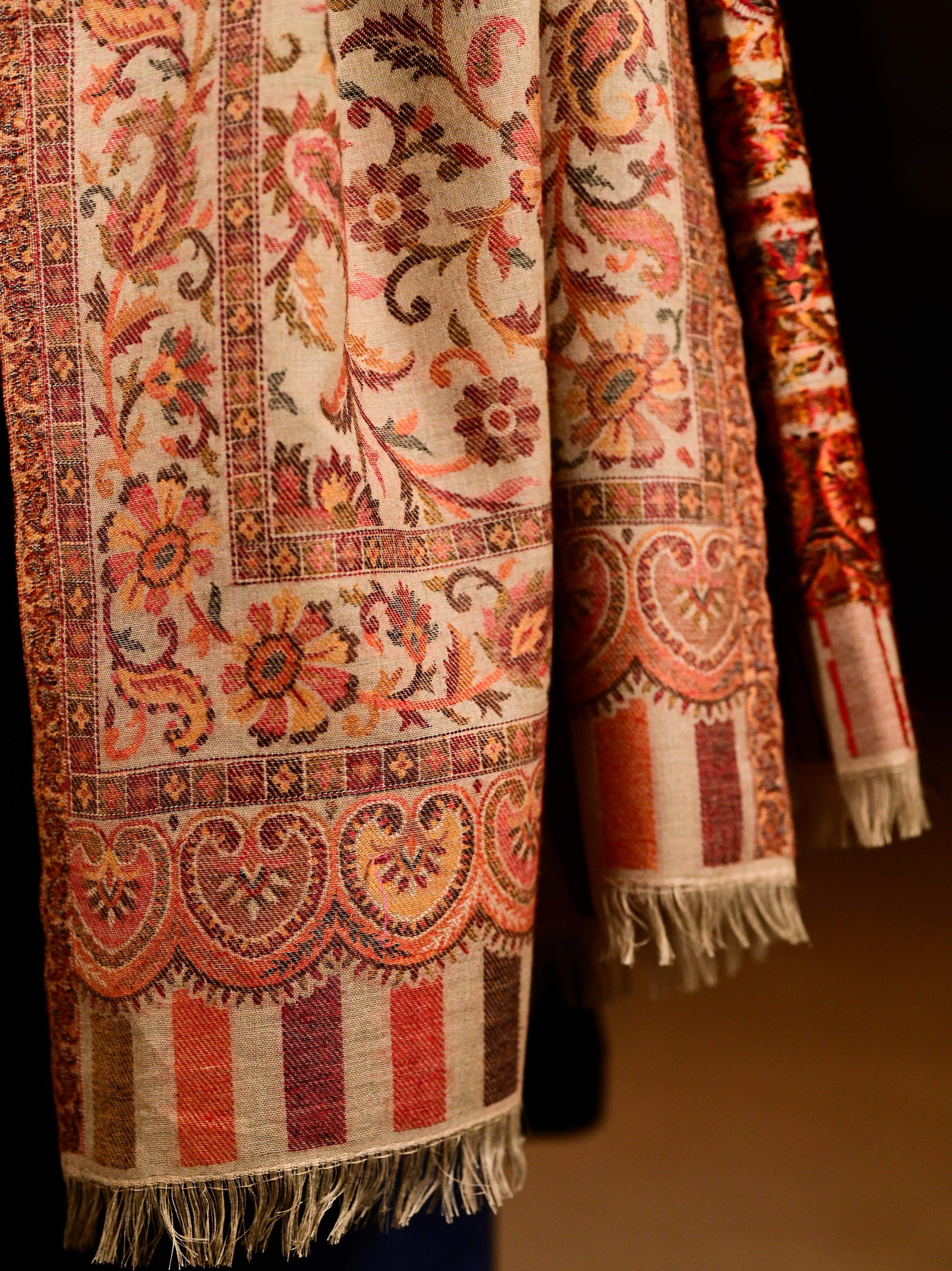 Pashtush Mens Ethnic Shawl, Mens Lohi, Full Size, Fine Wool,  Beige - Image 2