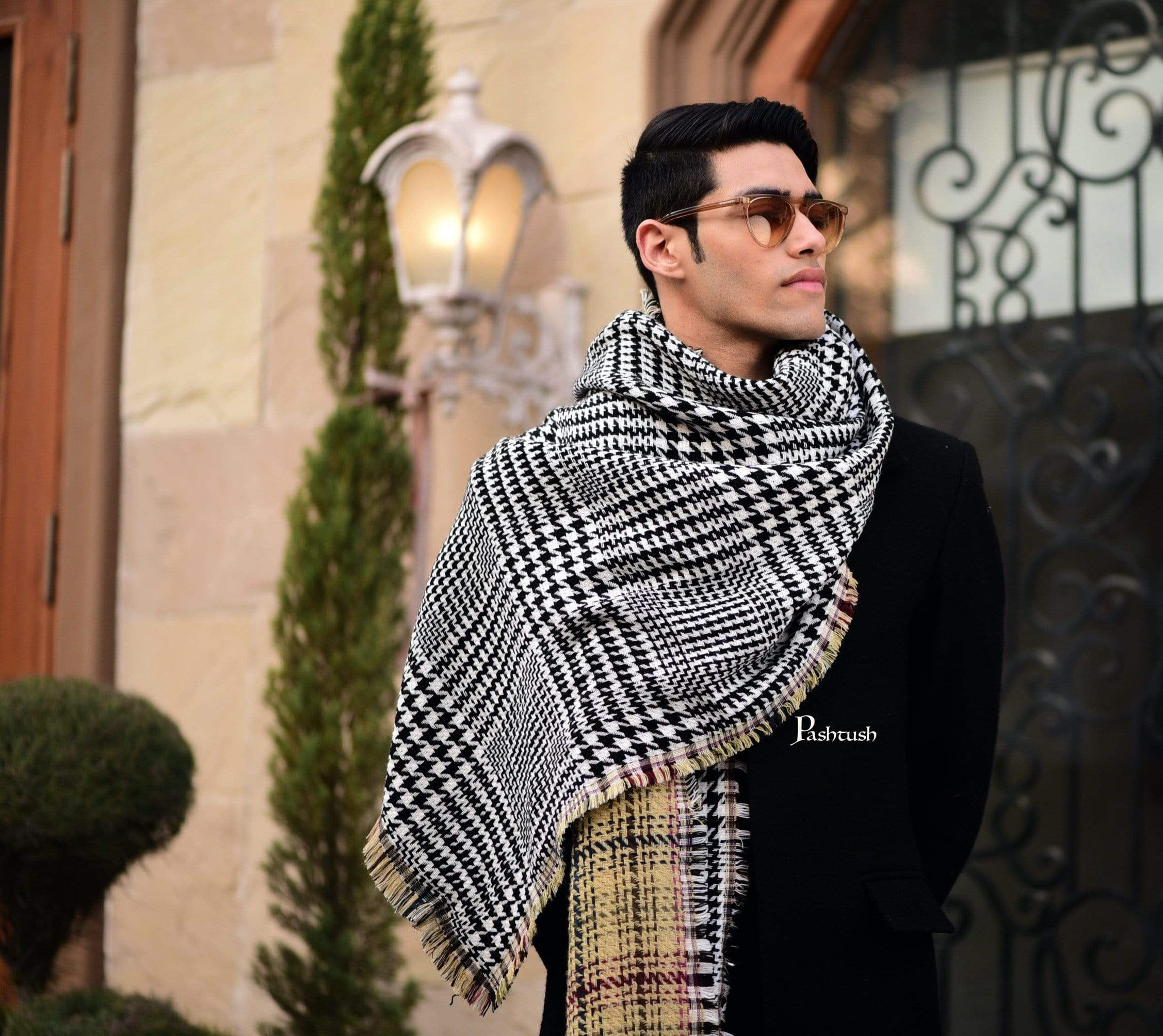 Pashtush Mens Thick And Warm Woollen Scarf, Reversible Checks - Image 4