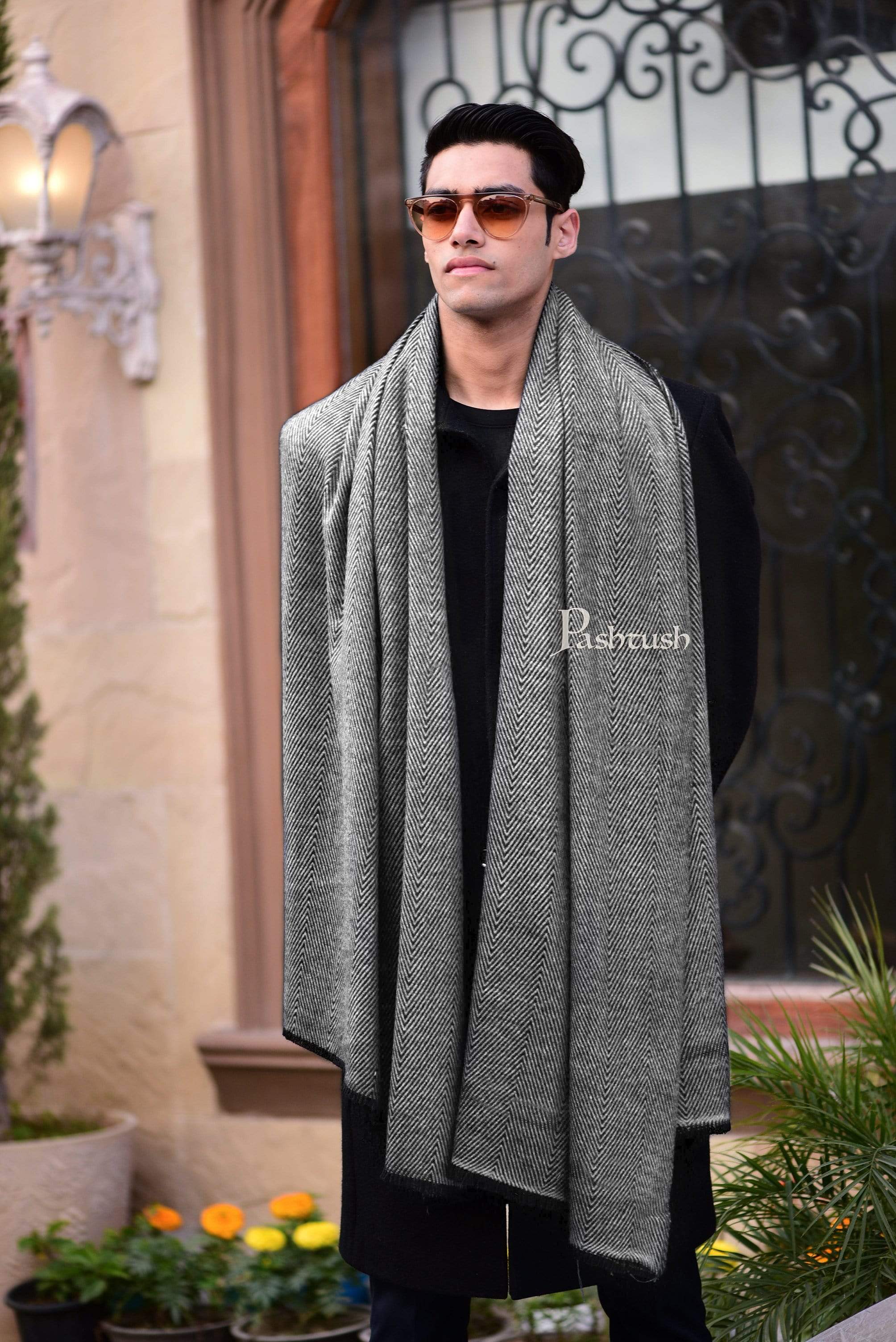 Pashtush Mens Thick And Warm Woollen Stole, Smoked Grey - Image 3