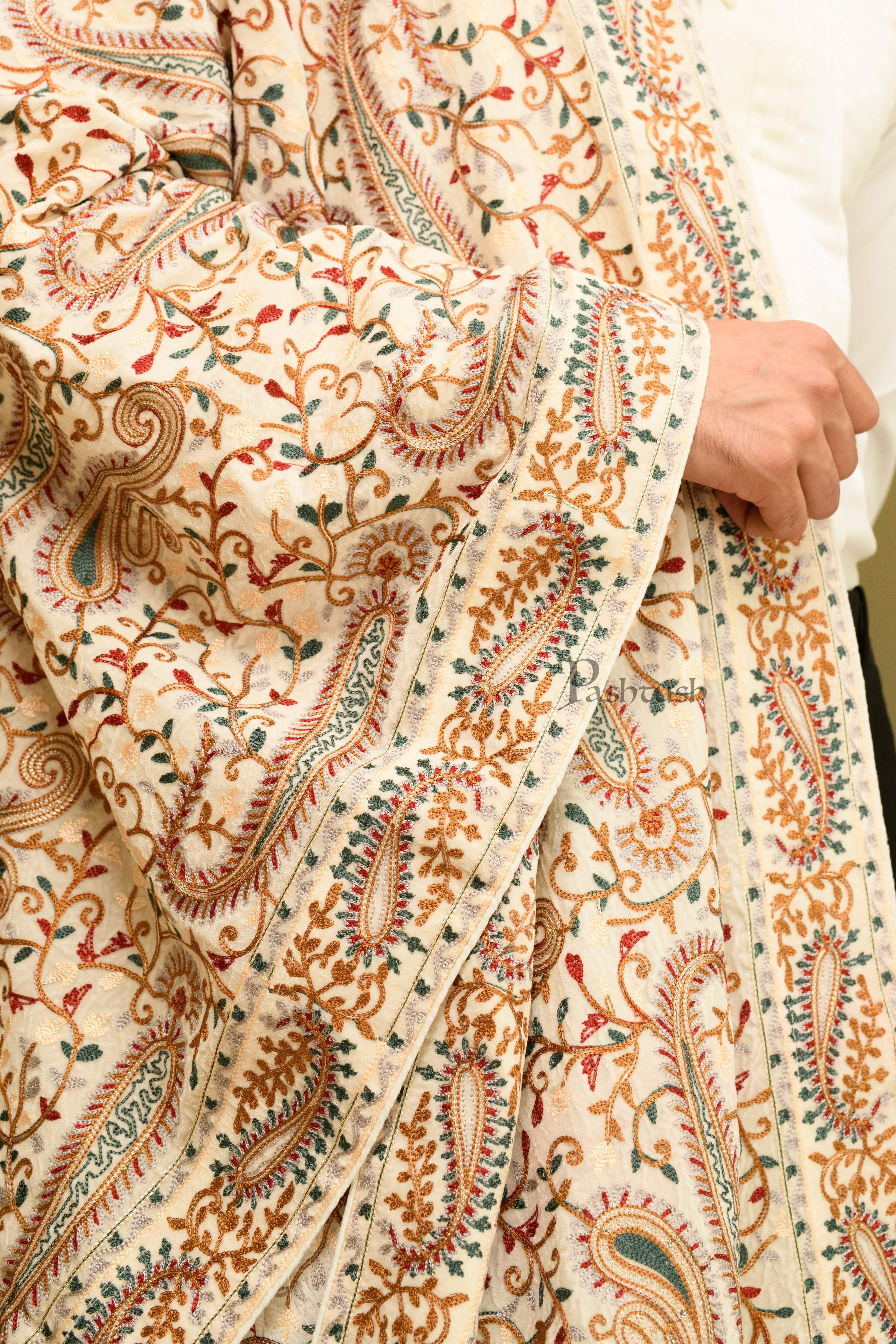 Pashtush Mens Velvet Dupatta, Velvet Stole With Paisley Embroidery Design, Ivory - Image 2