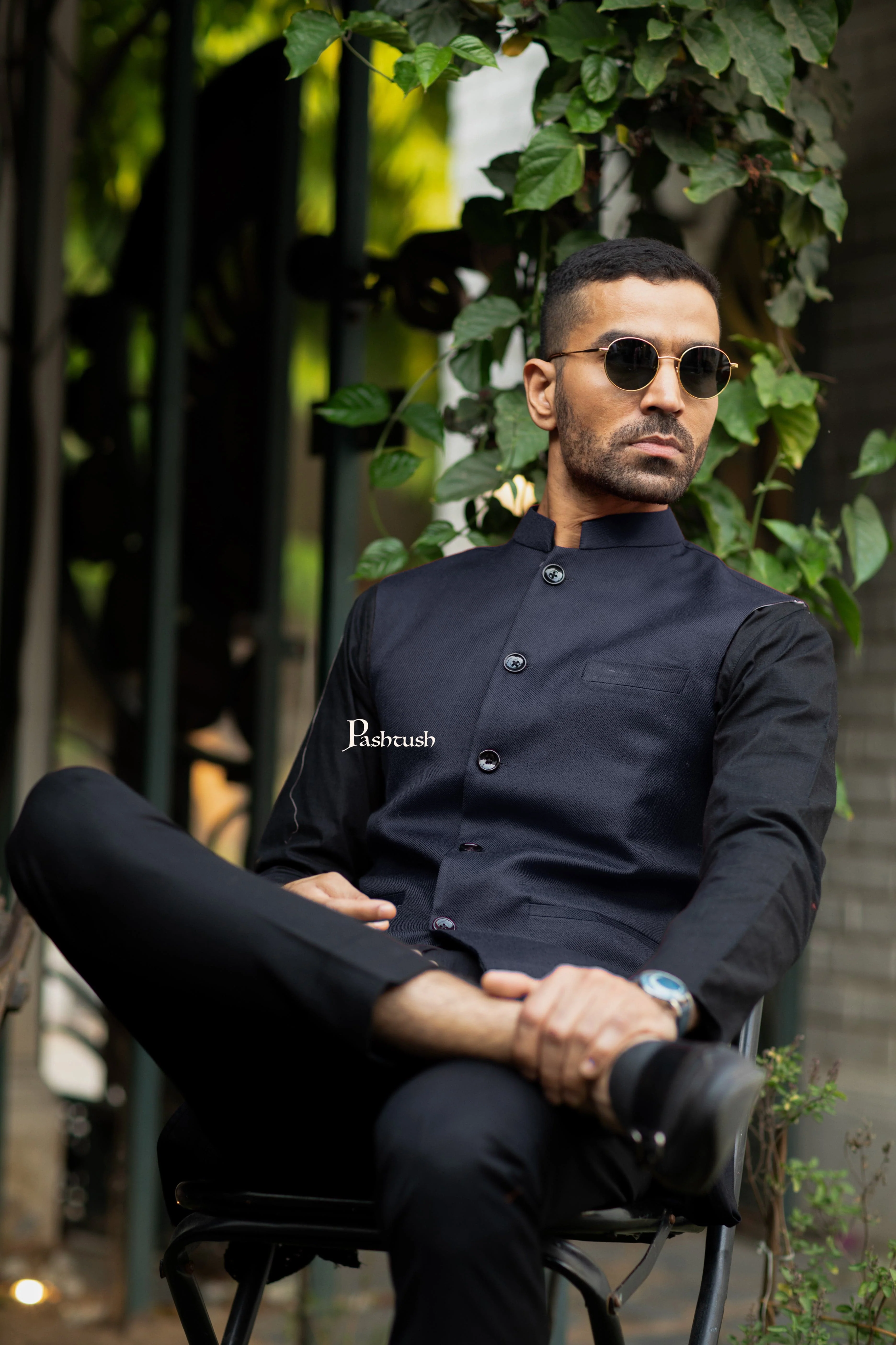 Pashtush Mens Waistcoat, Fine Wool, Navy Blue - Image 3