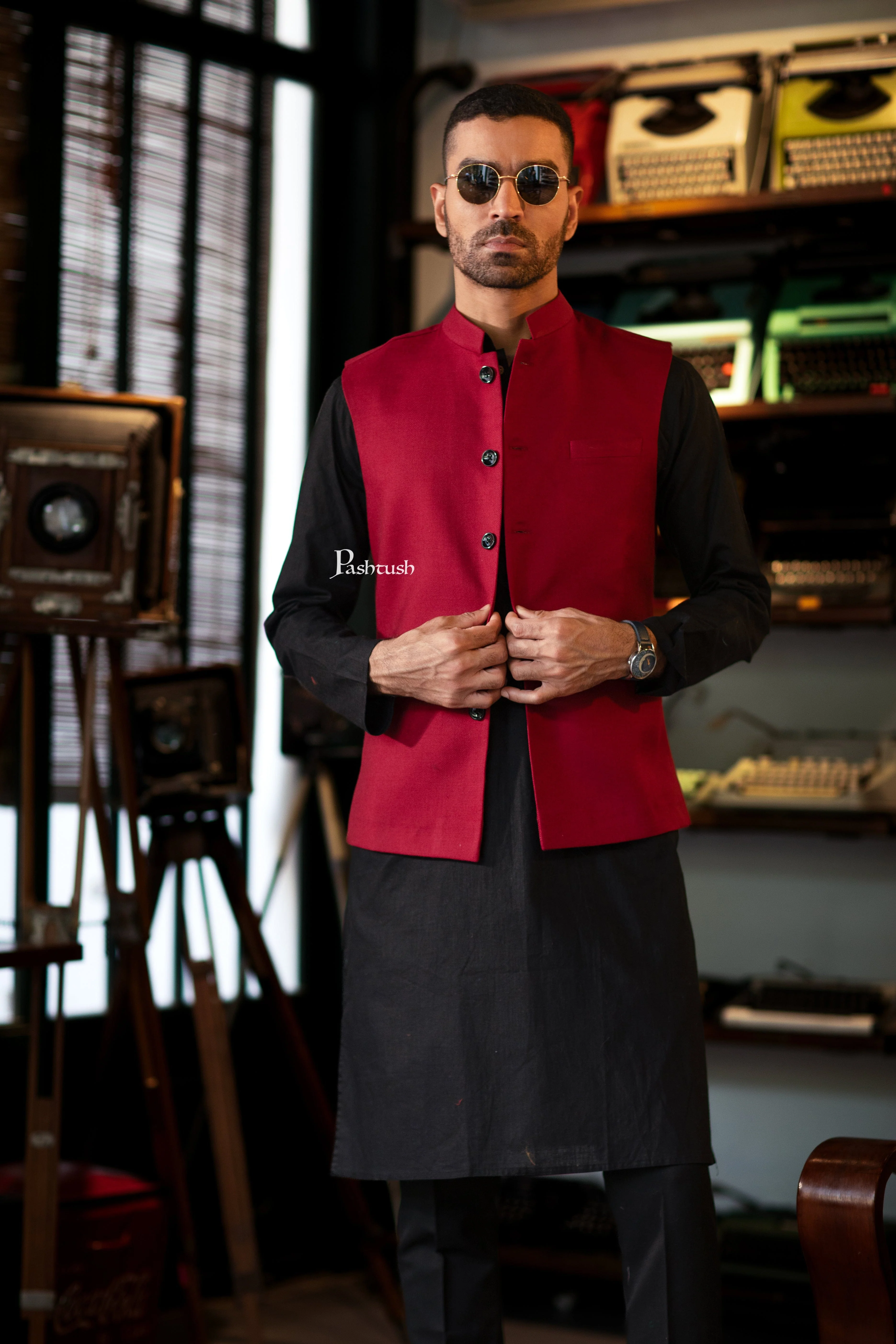 Pashtush Mens Waistcoat, Fine Wool, Solid Maroon - Image 3