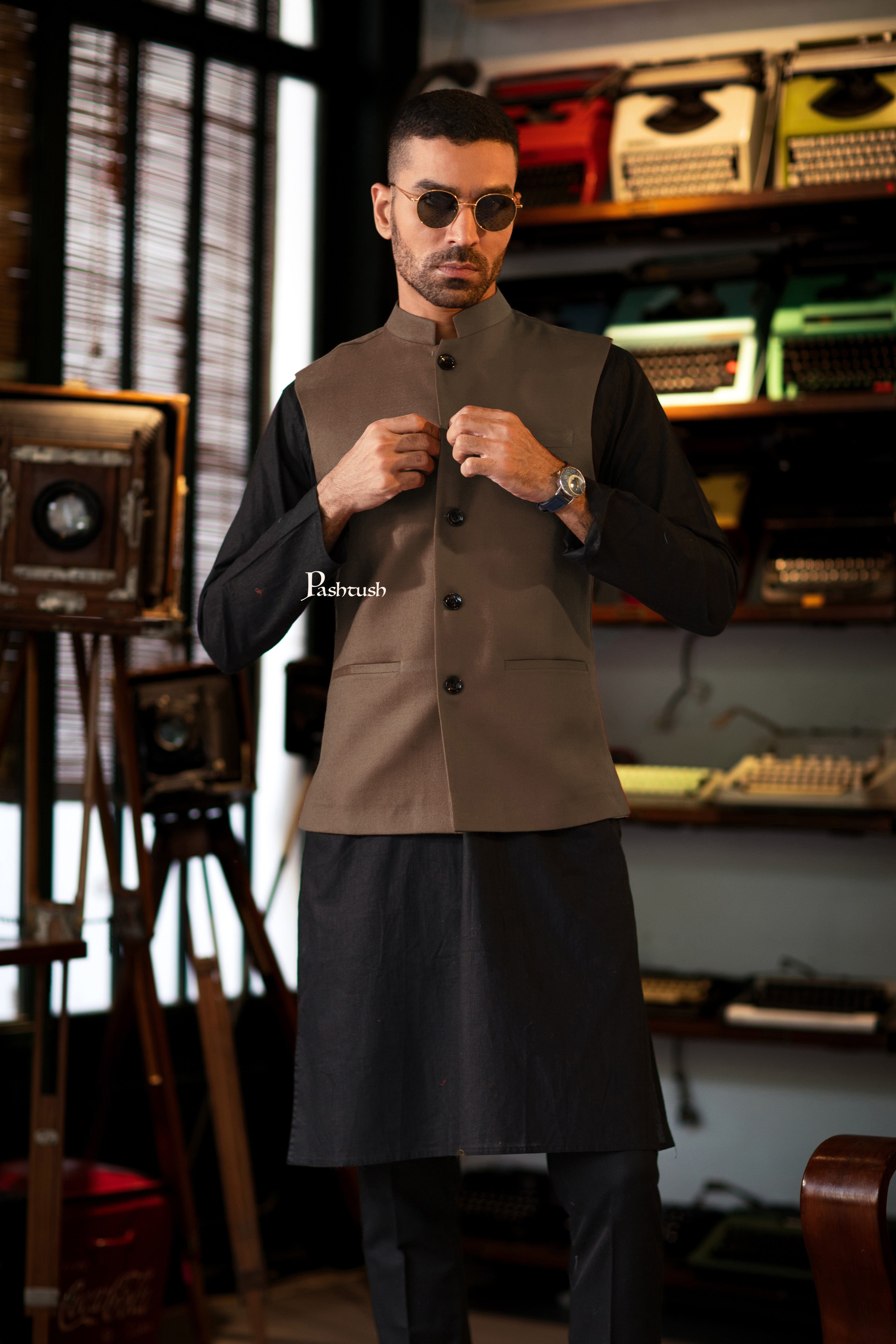 Pashtush Mens Waistcoat, Fine Wool, Taupe - Image 4