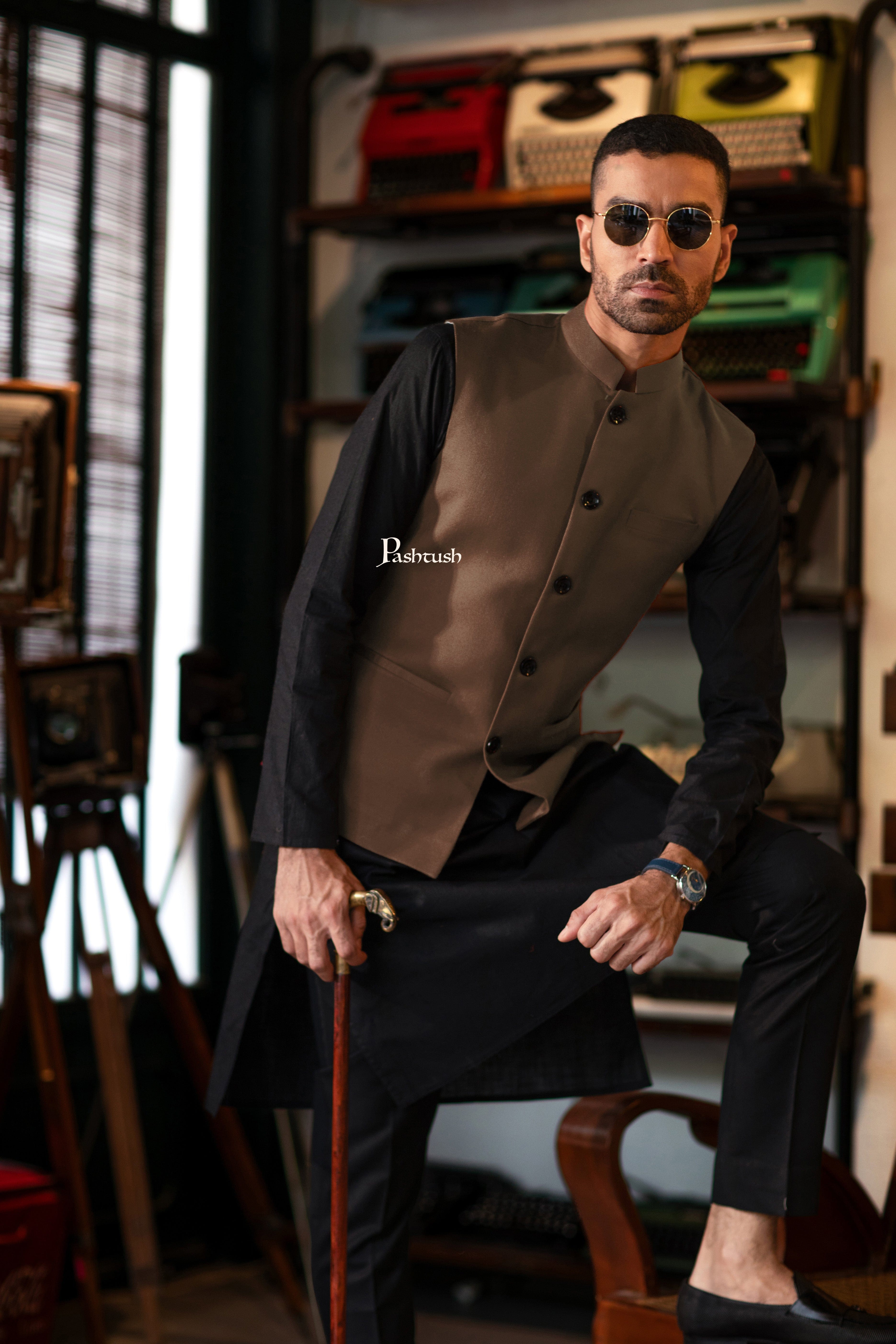 Pashtush Mens Waistcoat, Fine Wool, Taupe - Image 5