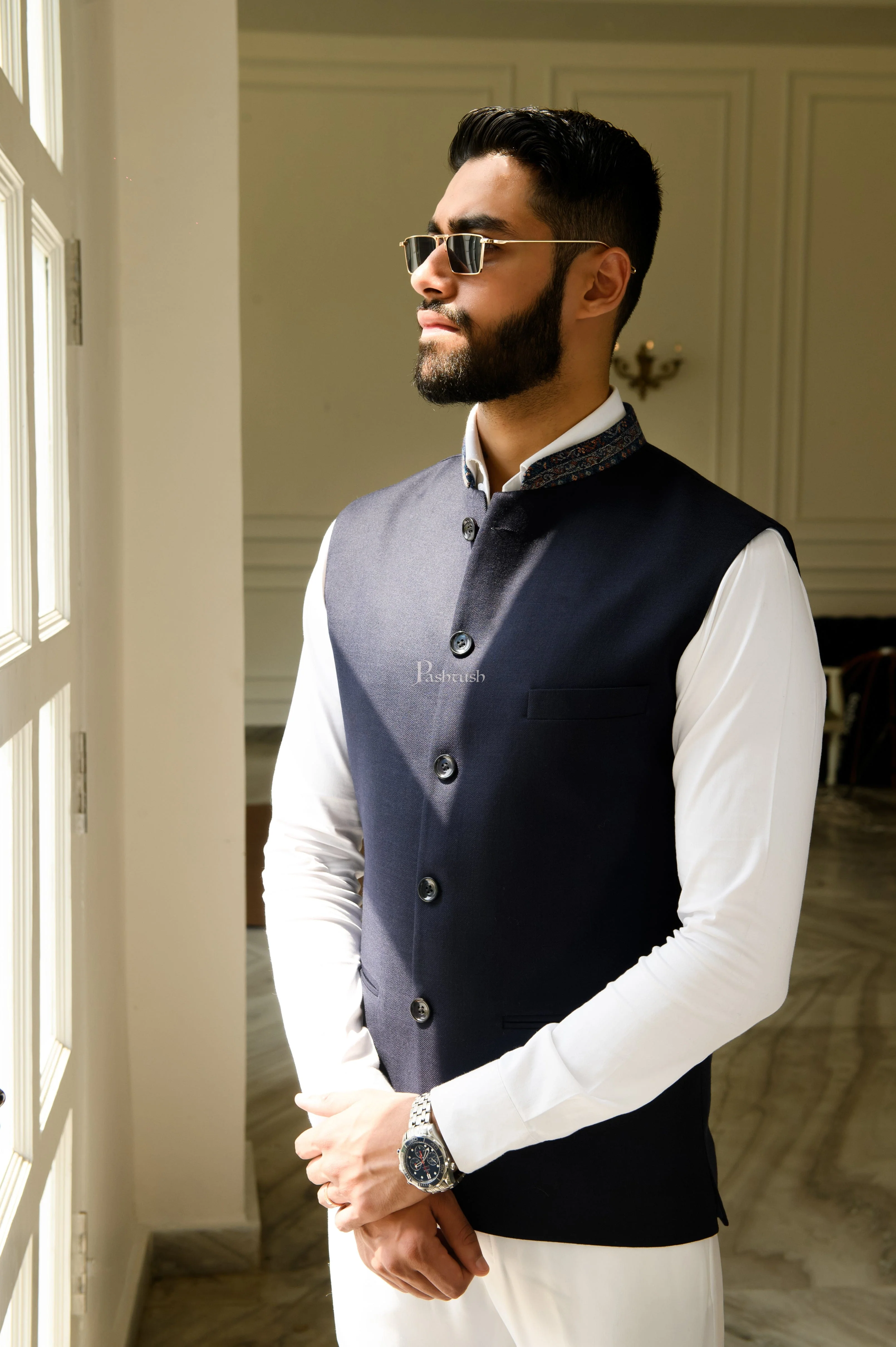 Pashtush Mens Waistcoat, Fine Wool, With Collar Detailing, Rich Navy Blue - Image 2