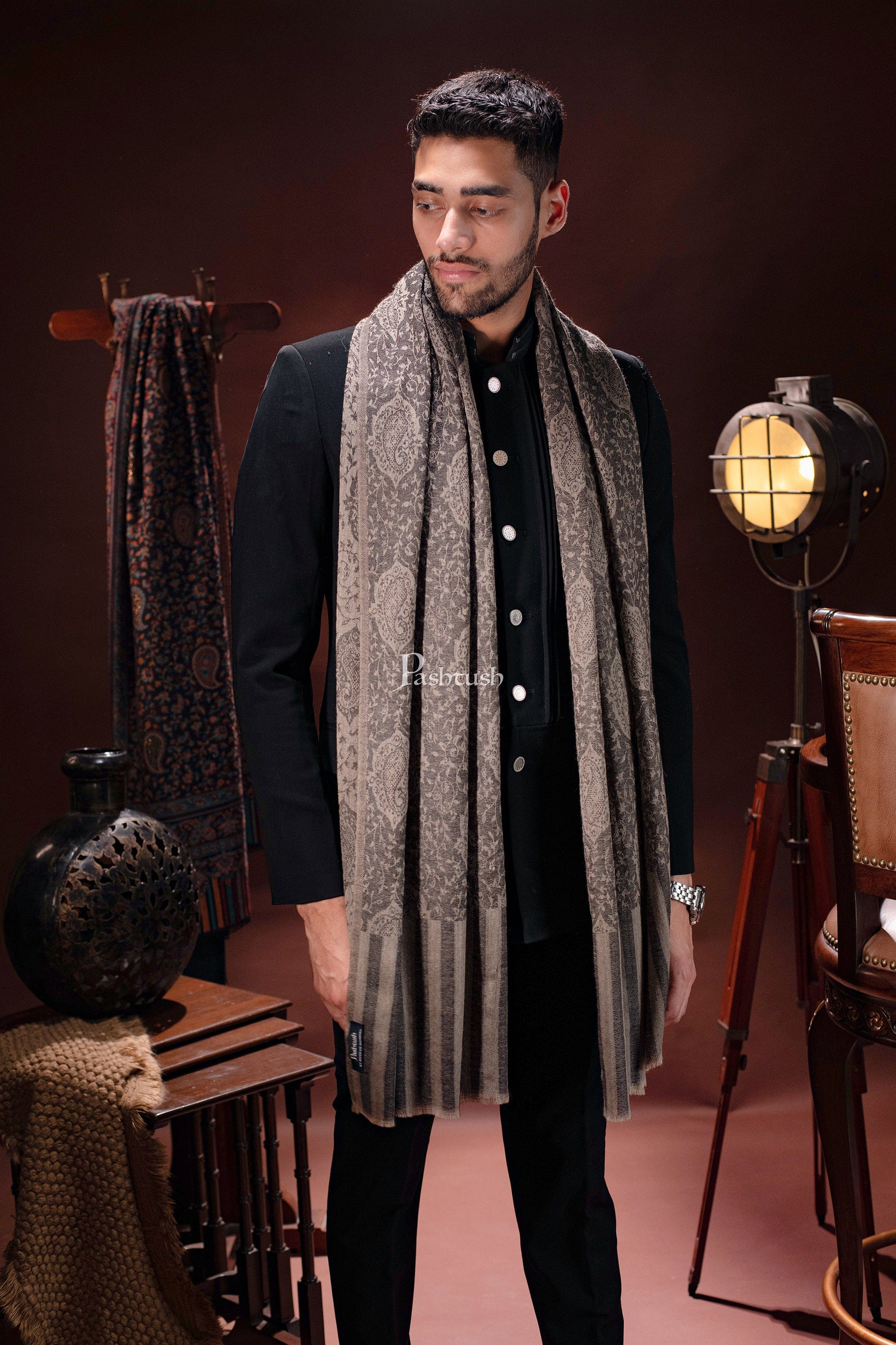 Pashtush Mens Woven Extra Fine Wool Cashmere Handfeel Stole, Black
