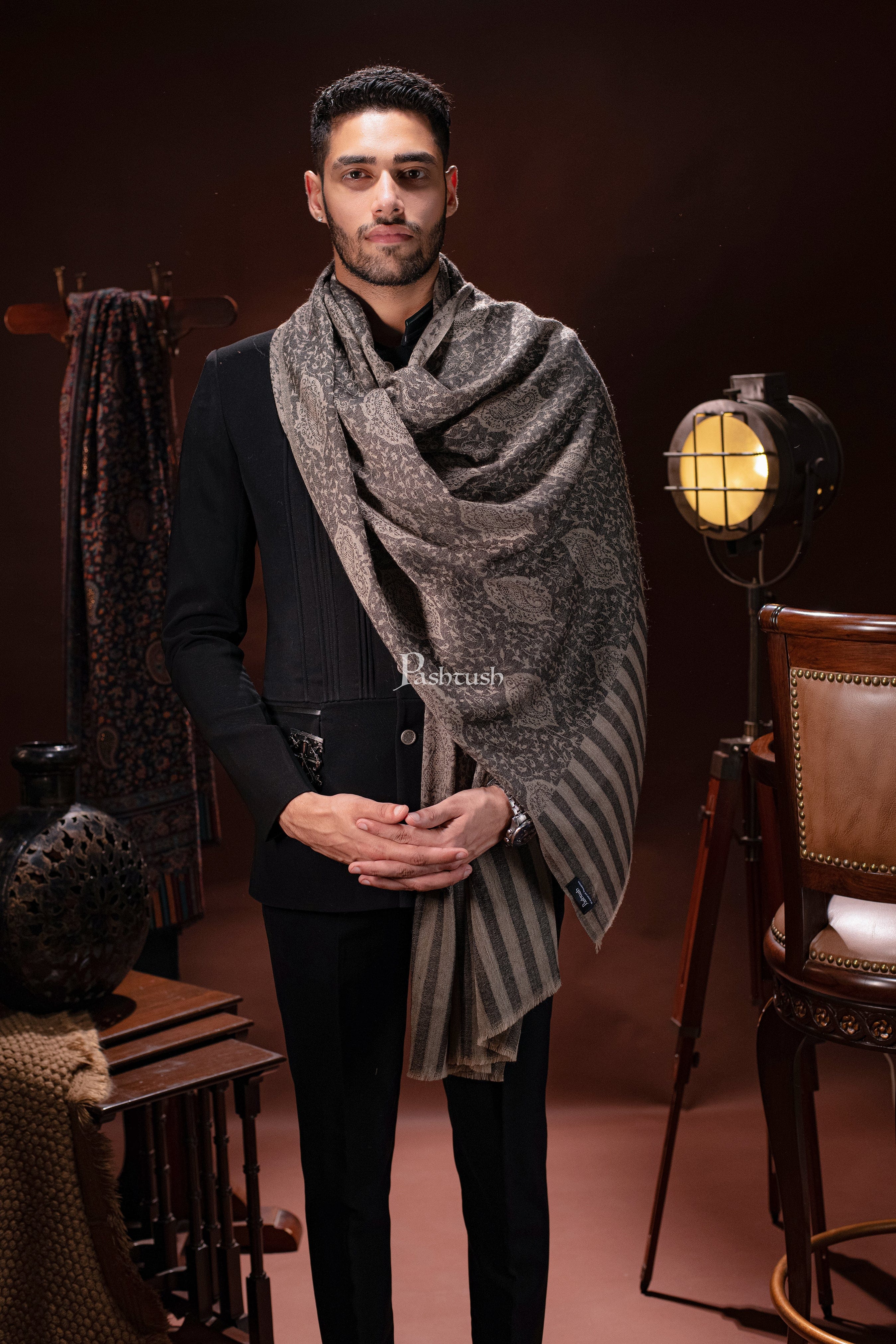 Pashtush Mens Woven Extra Fine Wool Cashmere Handfeel Stole, Black - Image 3