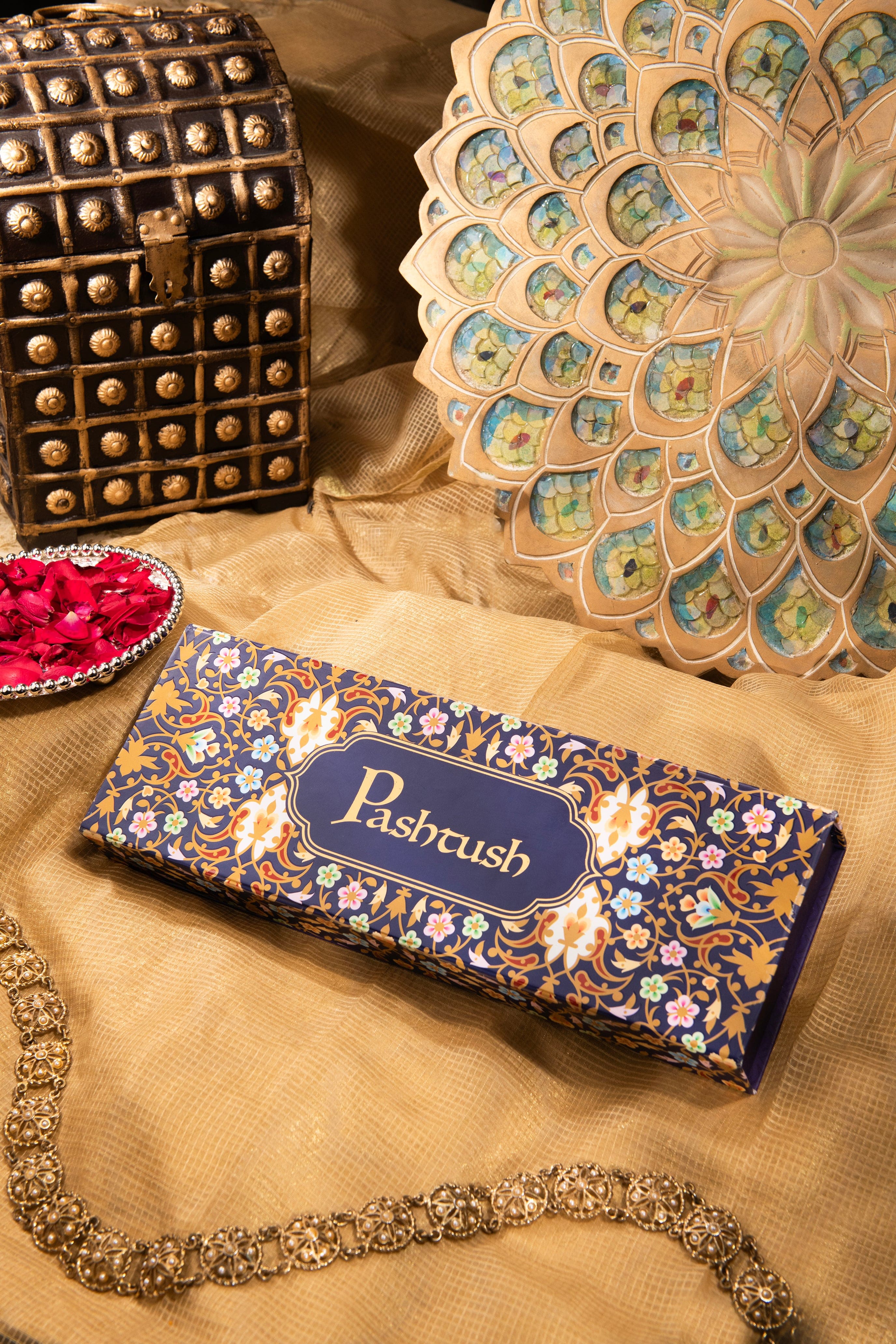 Pashtush Multi Coloured Magnet Lock Premium Box (Box Only)