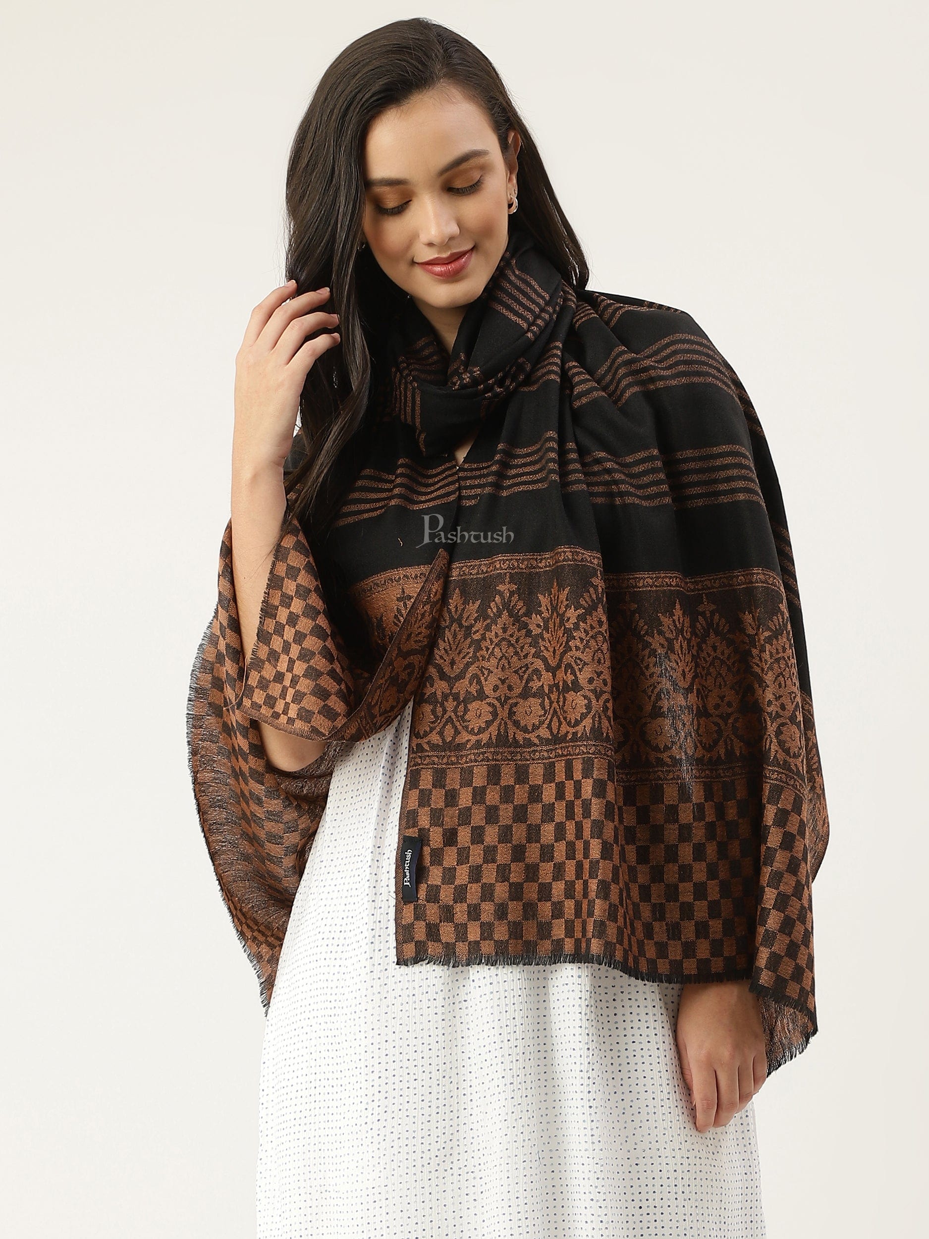 Pashtush women Extra Fine Wool stole, check design, black