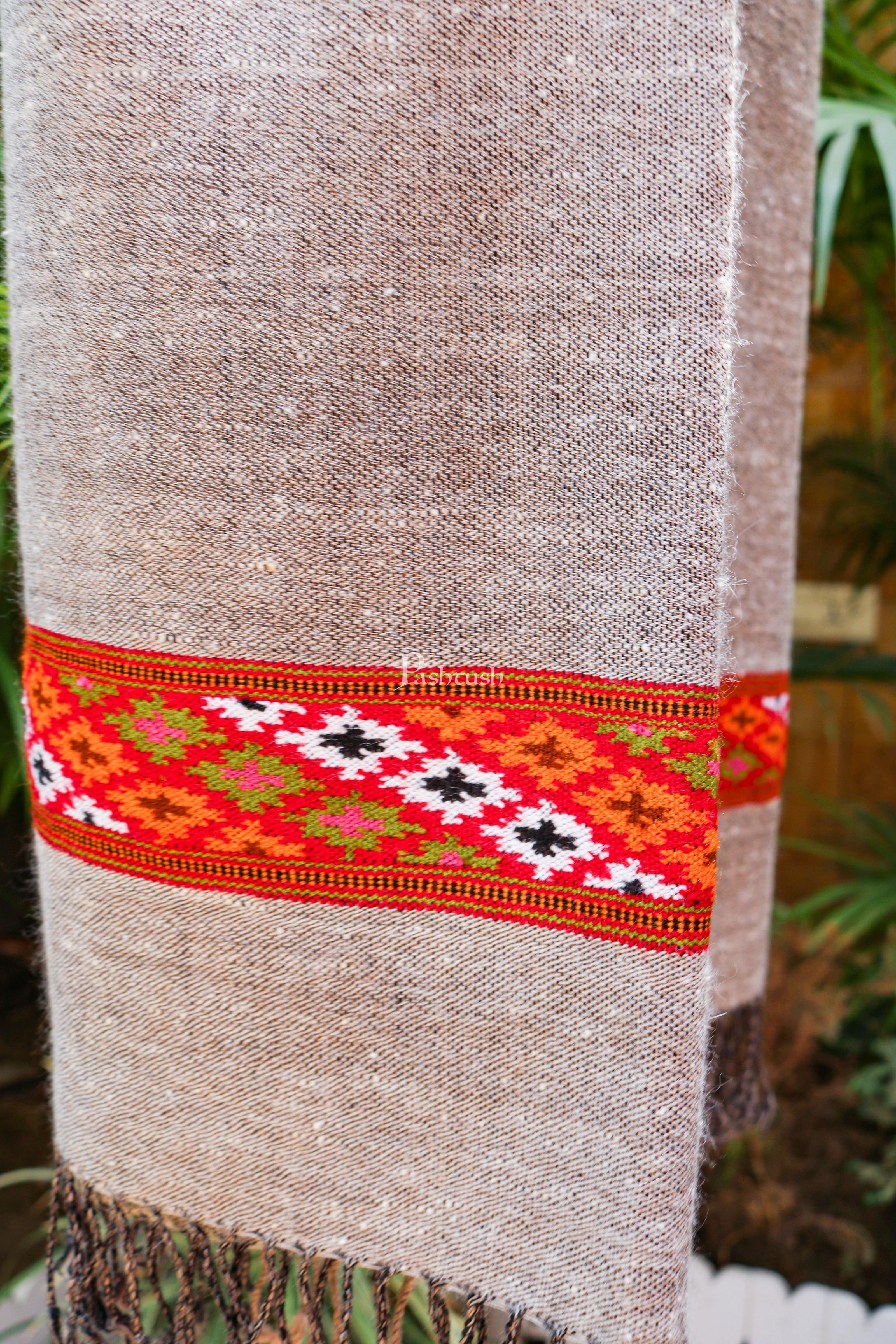 Pashtush women Fine Wool stole, kullu hand woven design, Grey - Image 3