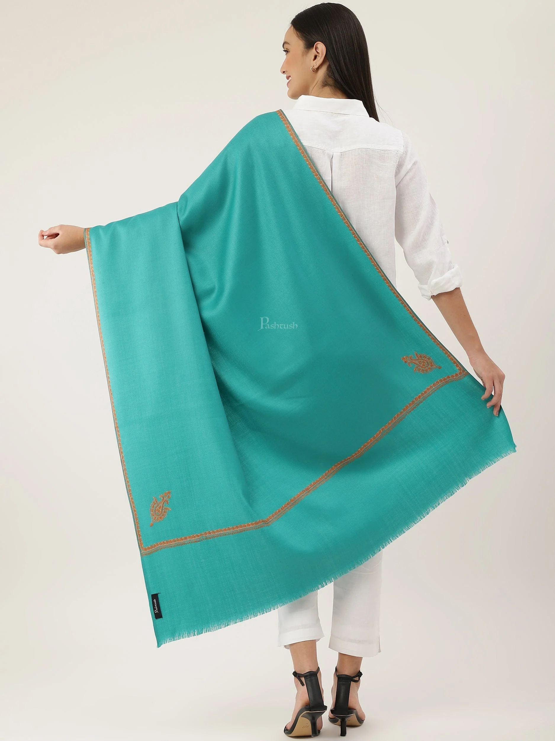 Pashtush women Woollen shawl, Kingri design, Green