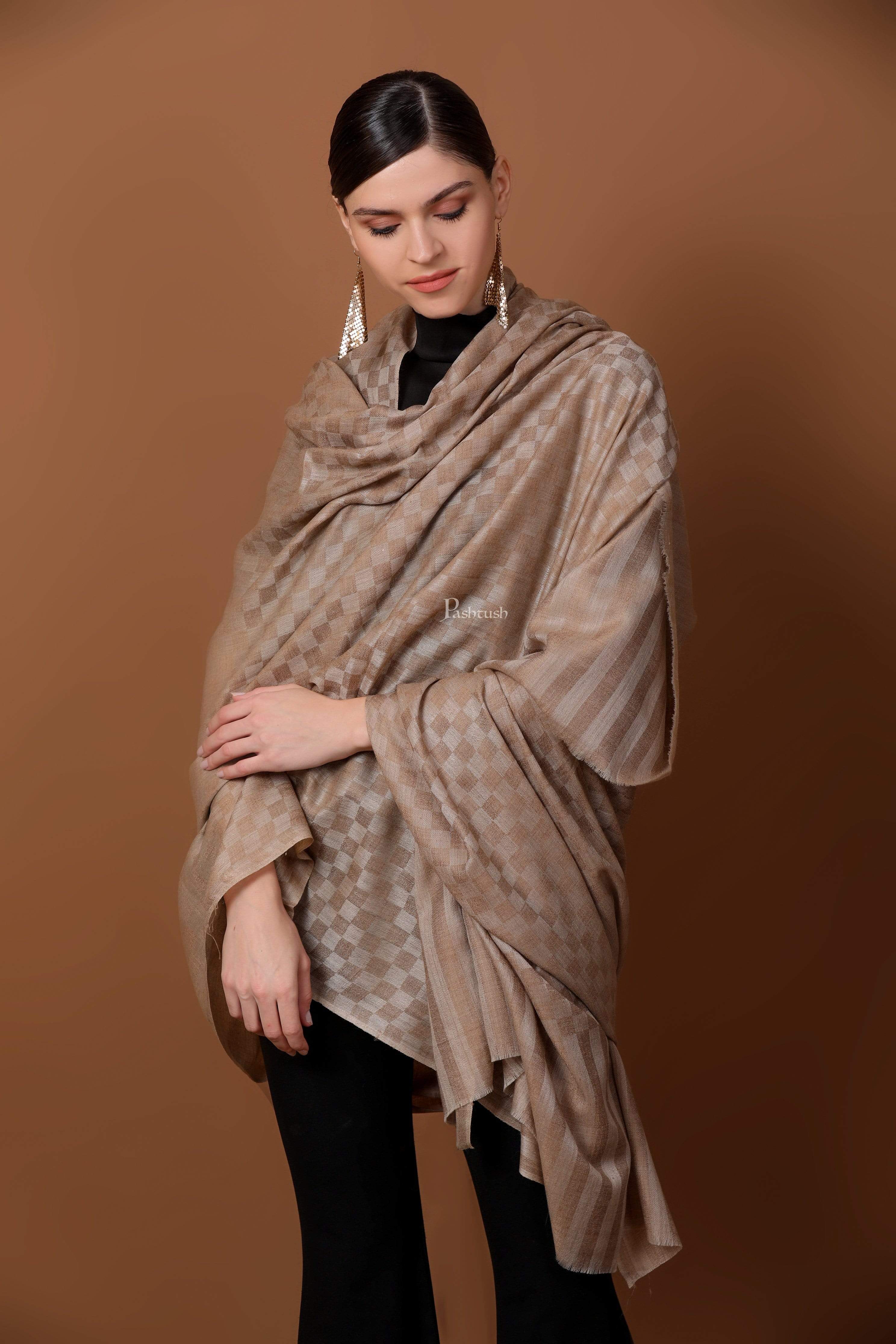 Pashtush Womens Checkered Shawl, In Extra Soft Fine Wool, Large Size - Image 7