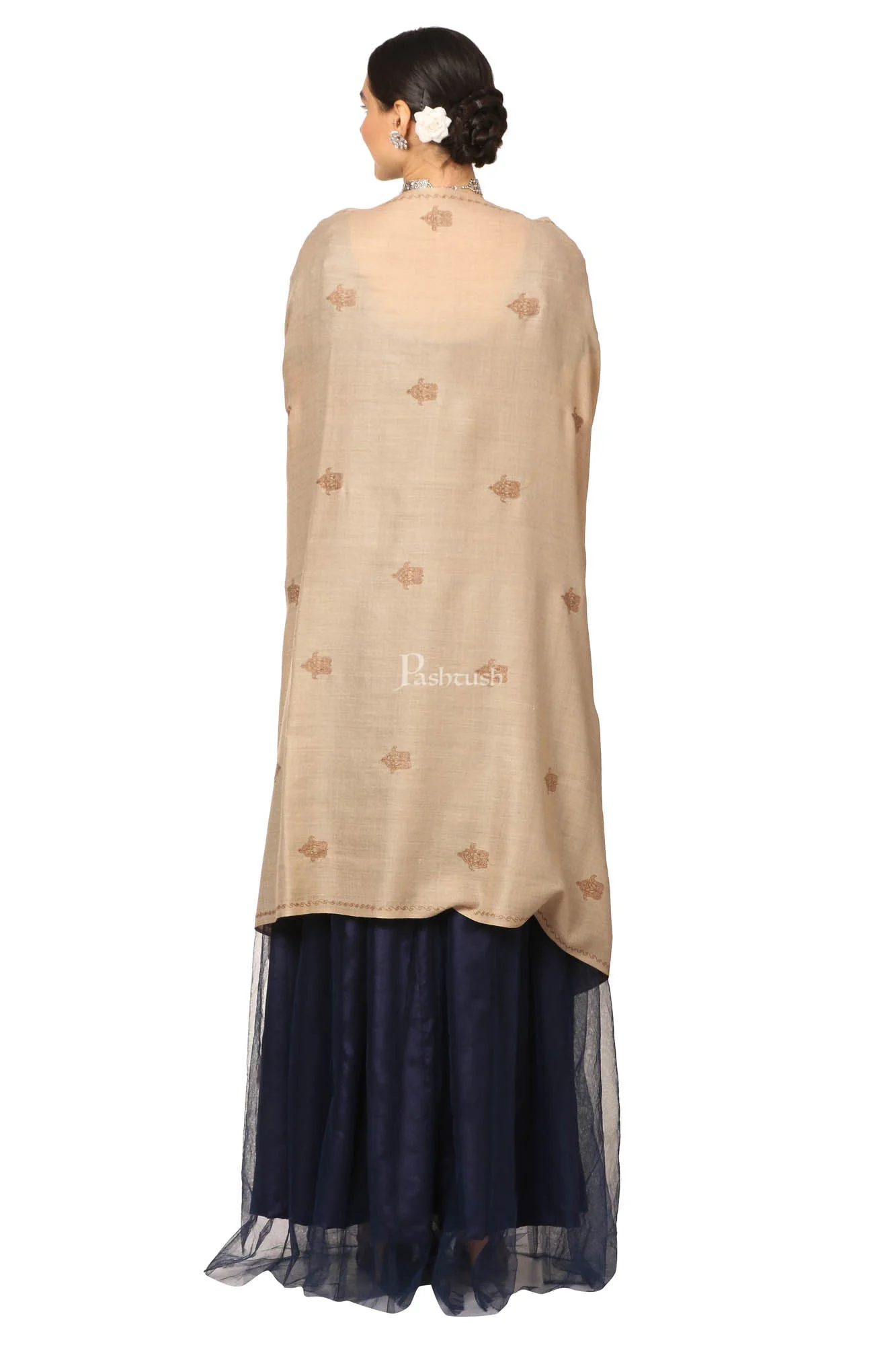 Pashtush Womens, Extra Fine Palla Embroidery Shawl, With Tone On Tone Needlework, Wool Design, Soft And Extra Fine - Image 4